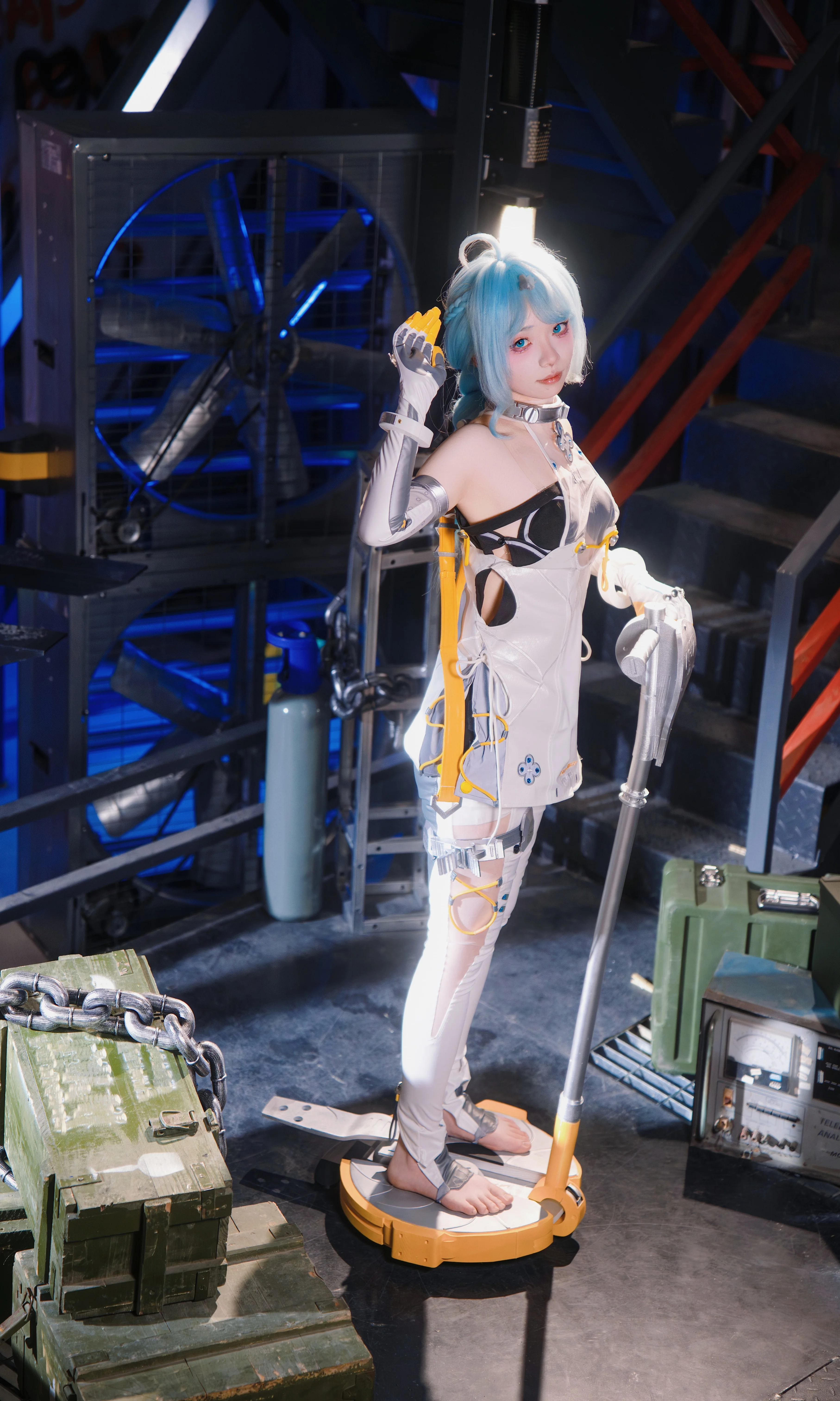 【シードコスプレ】ゼンレスゾーンゼロの機械少女、インダストリアル風のロケーションを再現