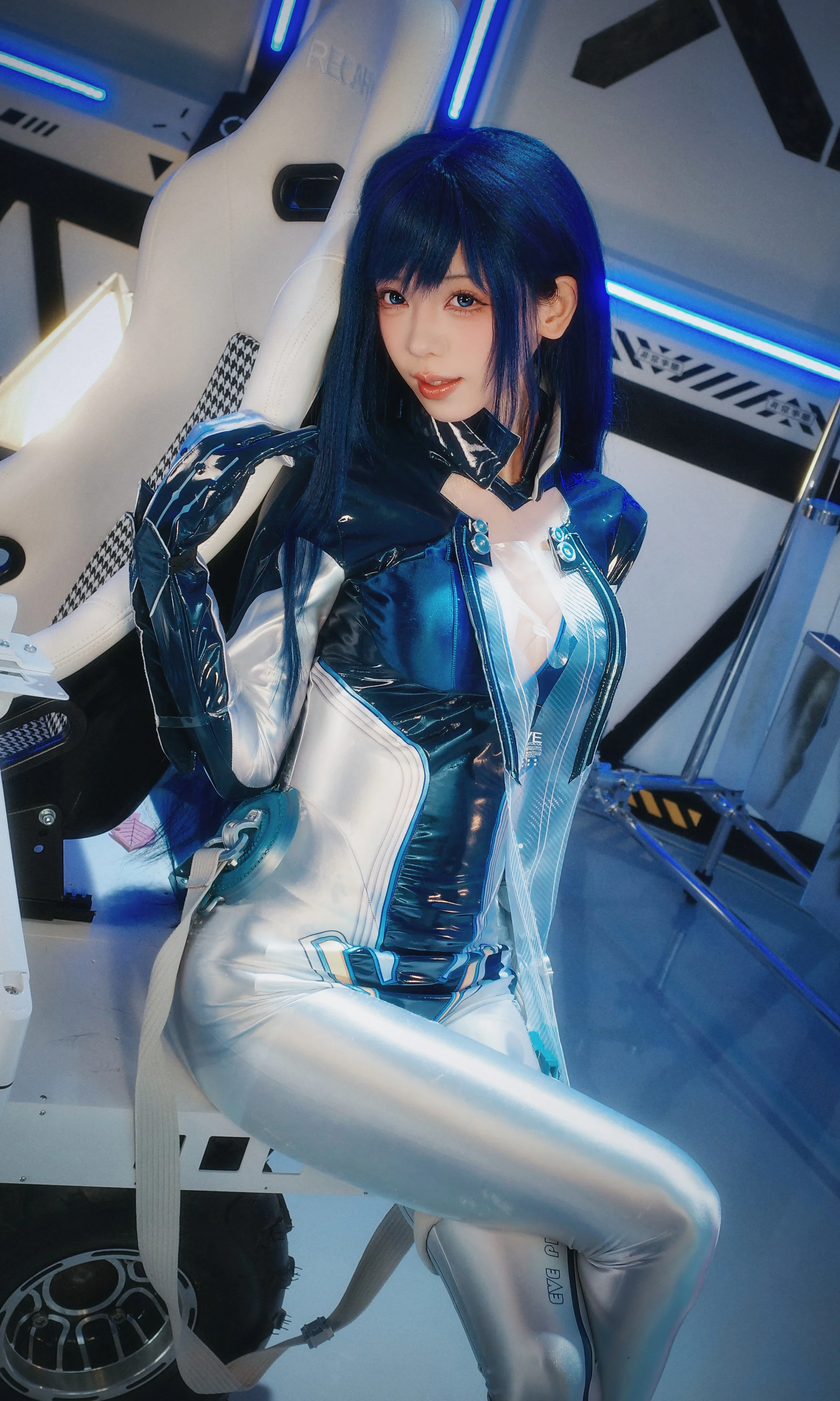 【渡鸦cos】剑星与胜利女神联动，冷艳科技感棚拍 - 第 5 张
