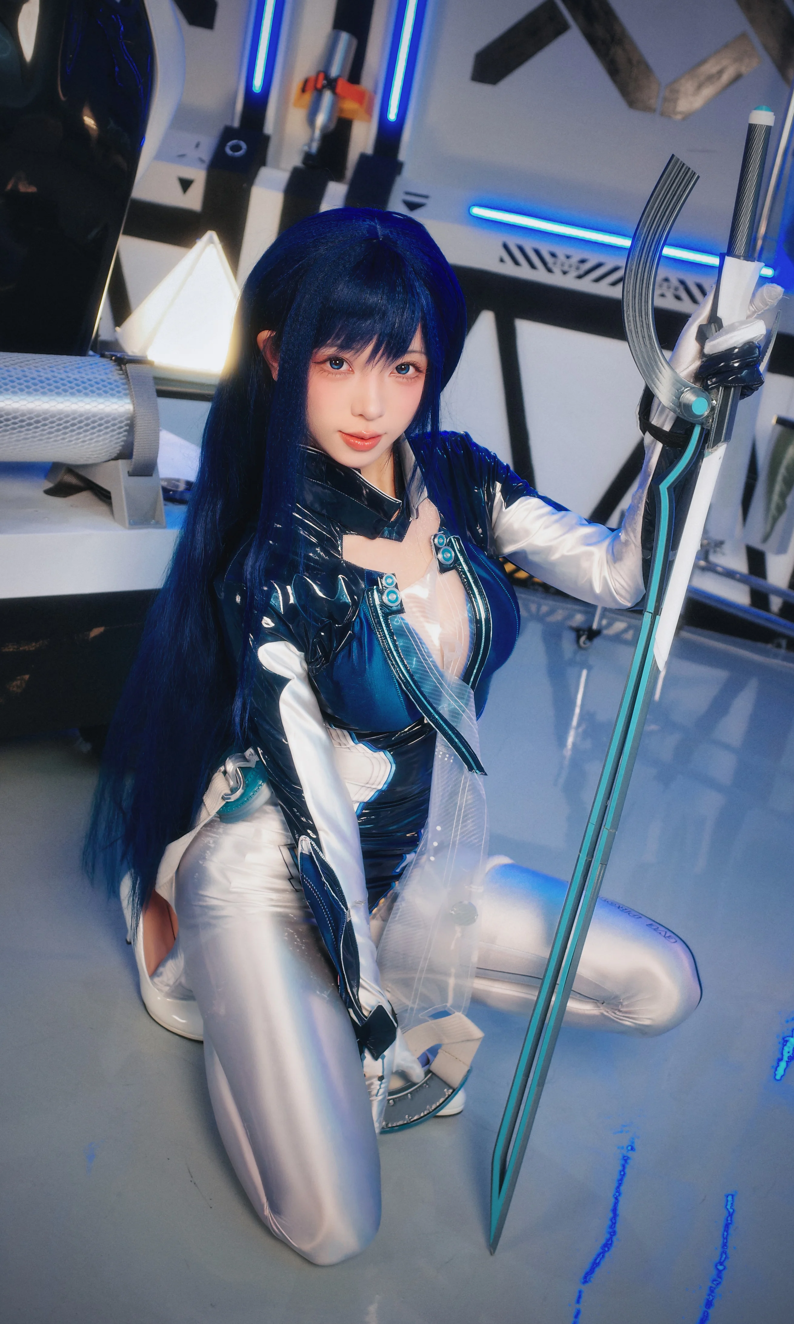 【渡鸦cos】剑星与胜利女神联动，冷艳科技感棚拍 - 第 7 张