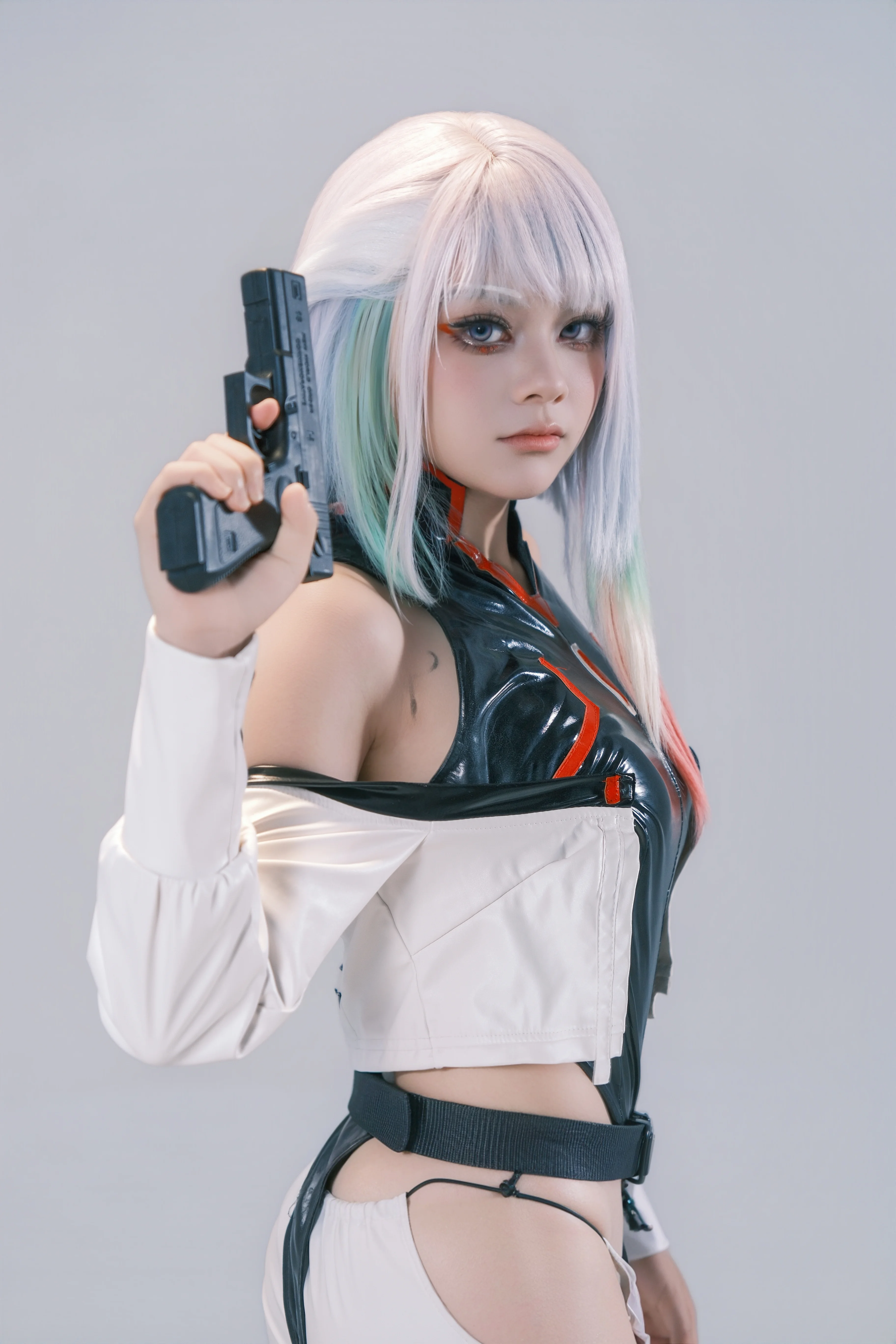 【露西cos】赛博朋克边缘行者x鸣潮联动，夜之城的那抹灰蓝光影 - 第 5 张