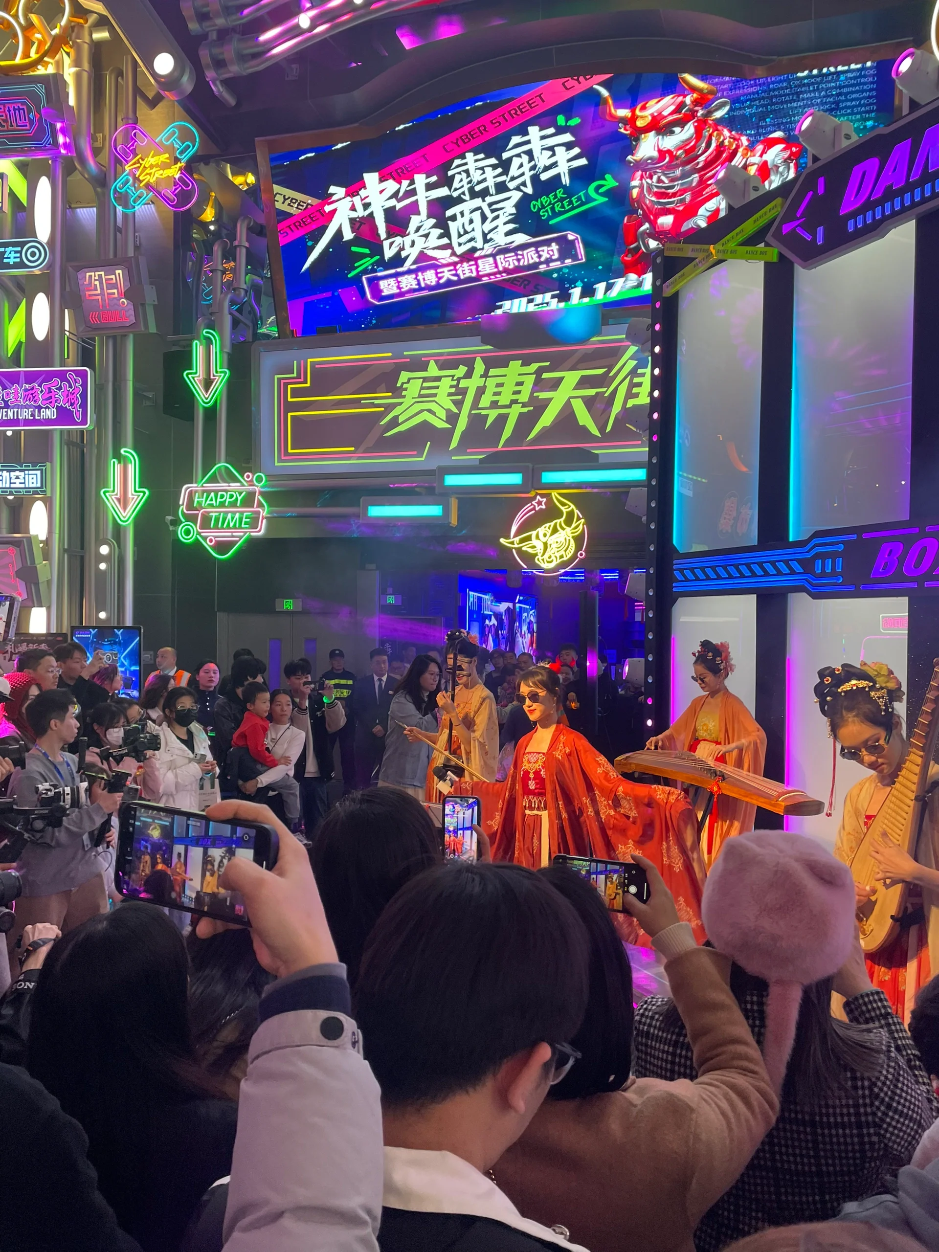 【銀狼cos】崩壞星穹軌道銀狼閃現廣州正佳賽博天街 - 第 7 張