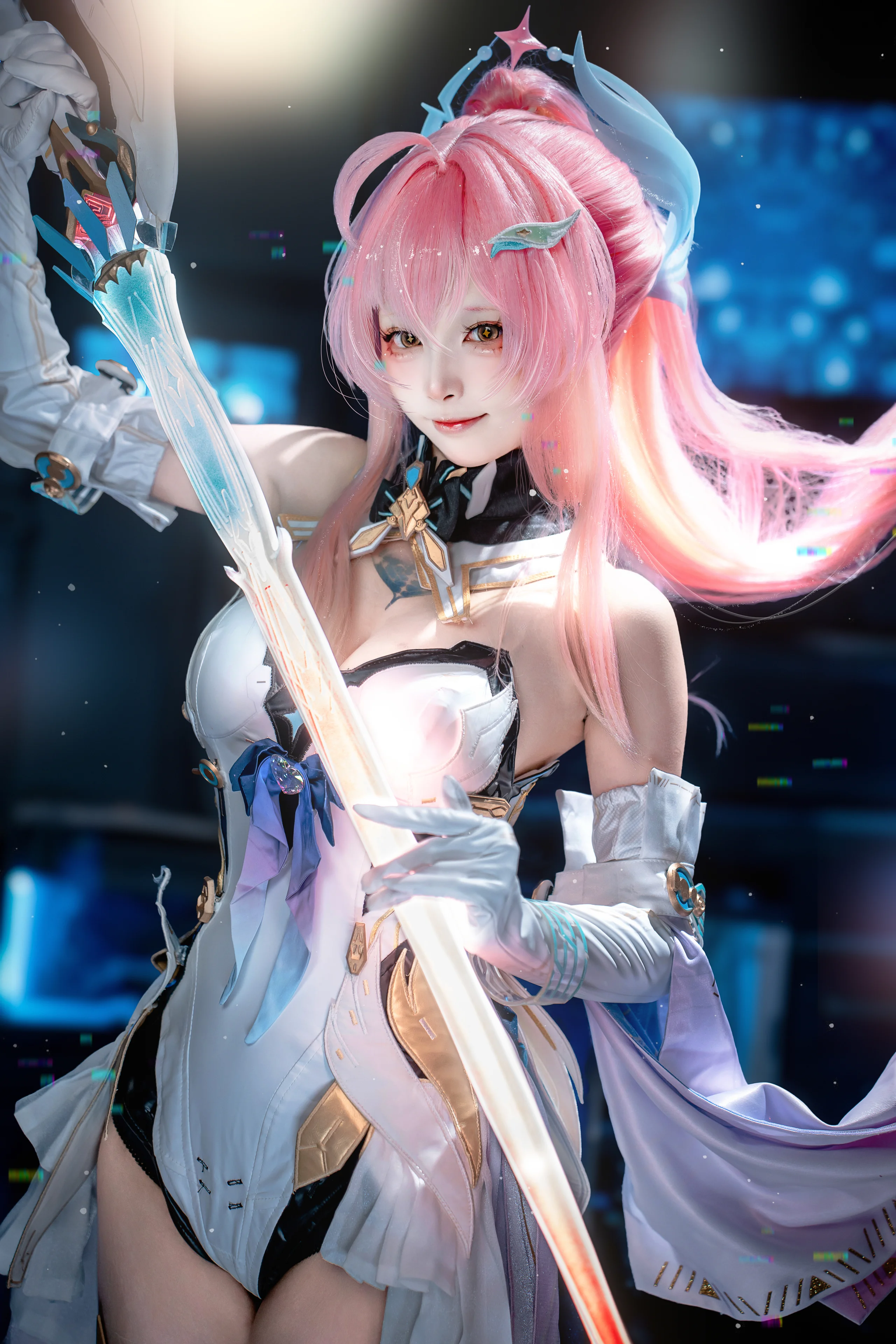 [Aemeath Cosplay] A Journey in Wuthering Waves, The Sound of Falling Snow