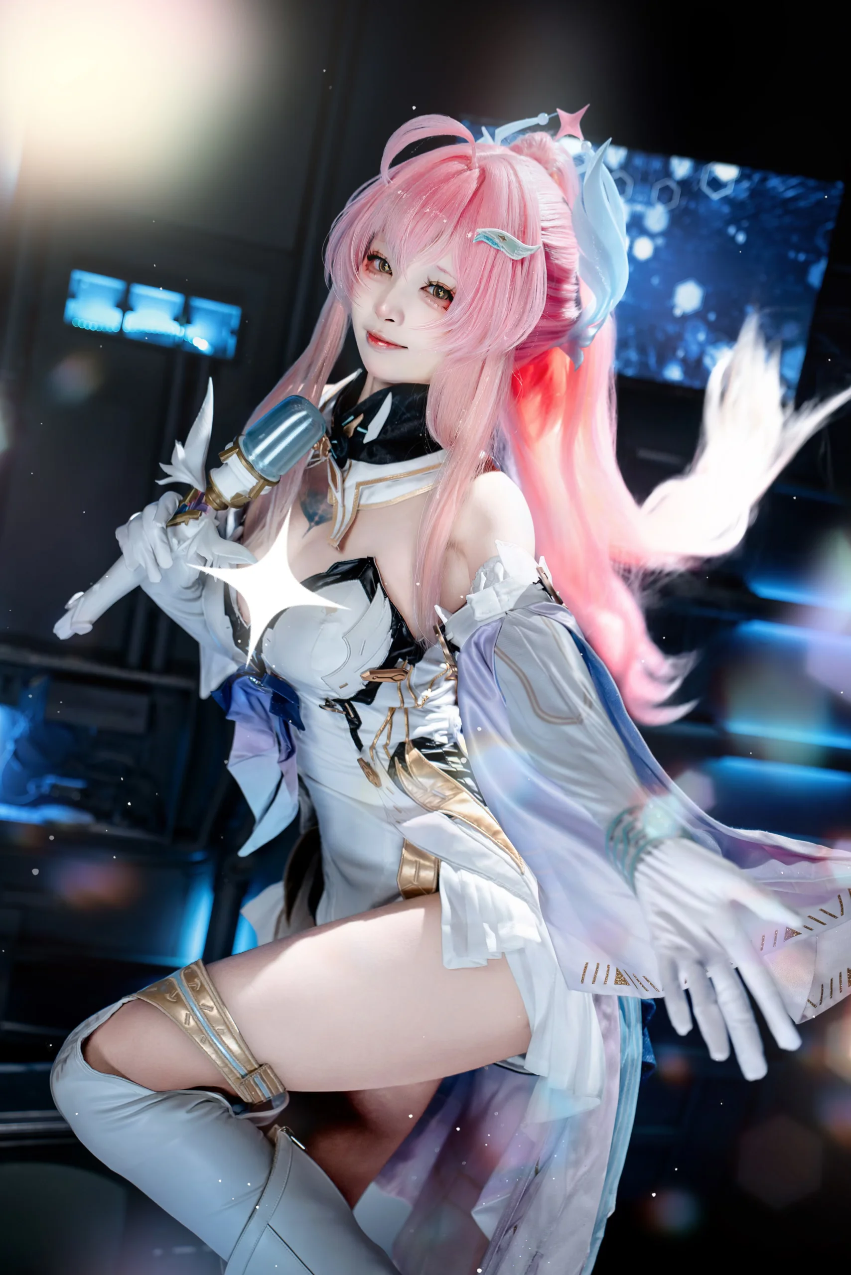 [Aemeath Cosplay] A Journey in Wuthering Waves, The Sound of Falling Snow - Image 2