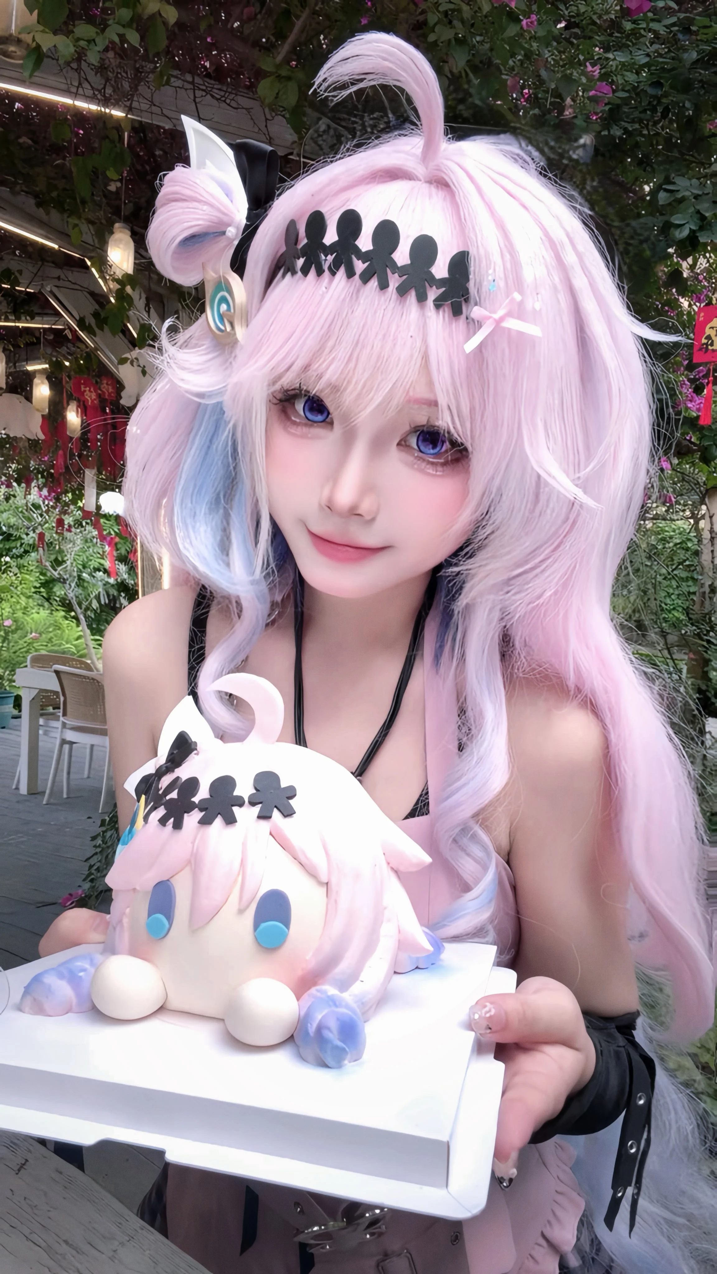 【达妮娅cos】鸣潮里的生日蛋糕时刻 - 第 2 张
