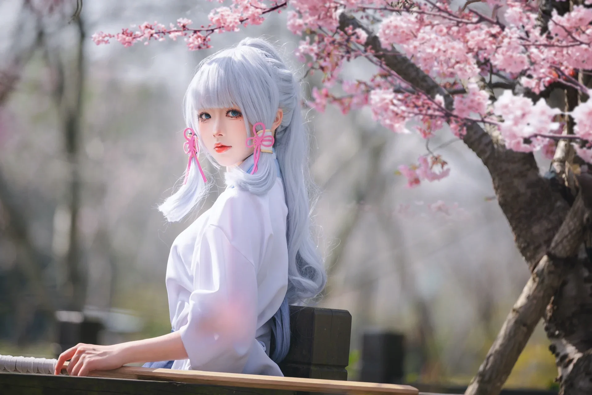 【神里绫华cos】樱花树下的拔刀瞬间，还原白鹭公主的飒爽 - 第 4 张