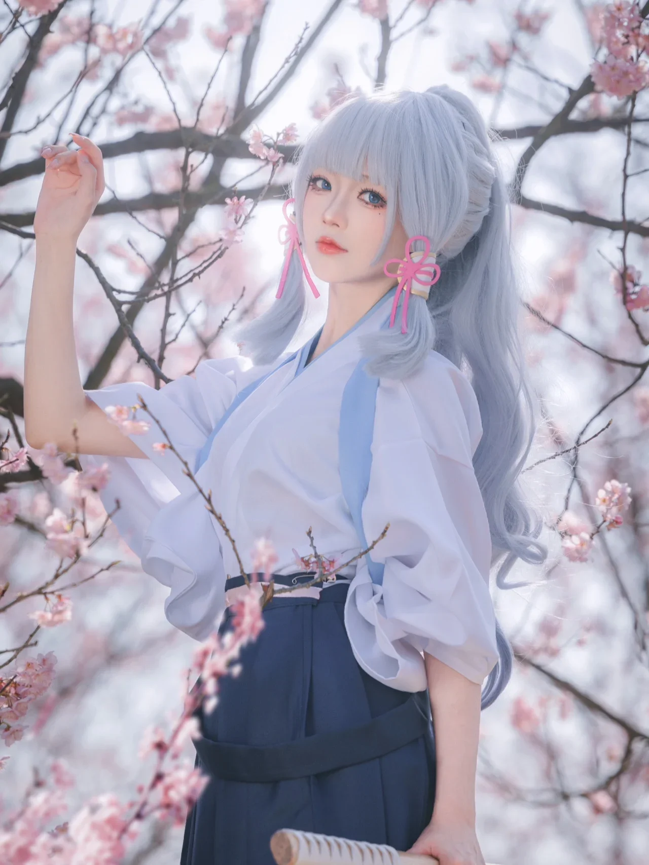 【神里绫华cos】樱花树下的拔刀瞬间，还原白鹭公主的飒爽 - 第 5 张
