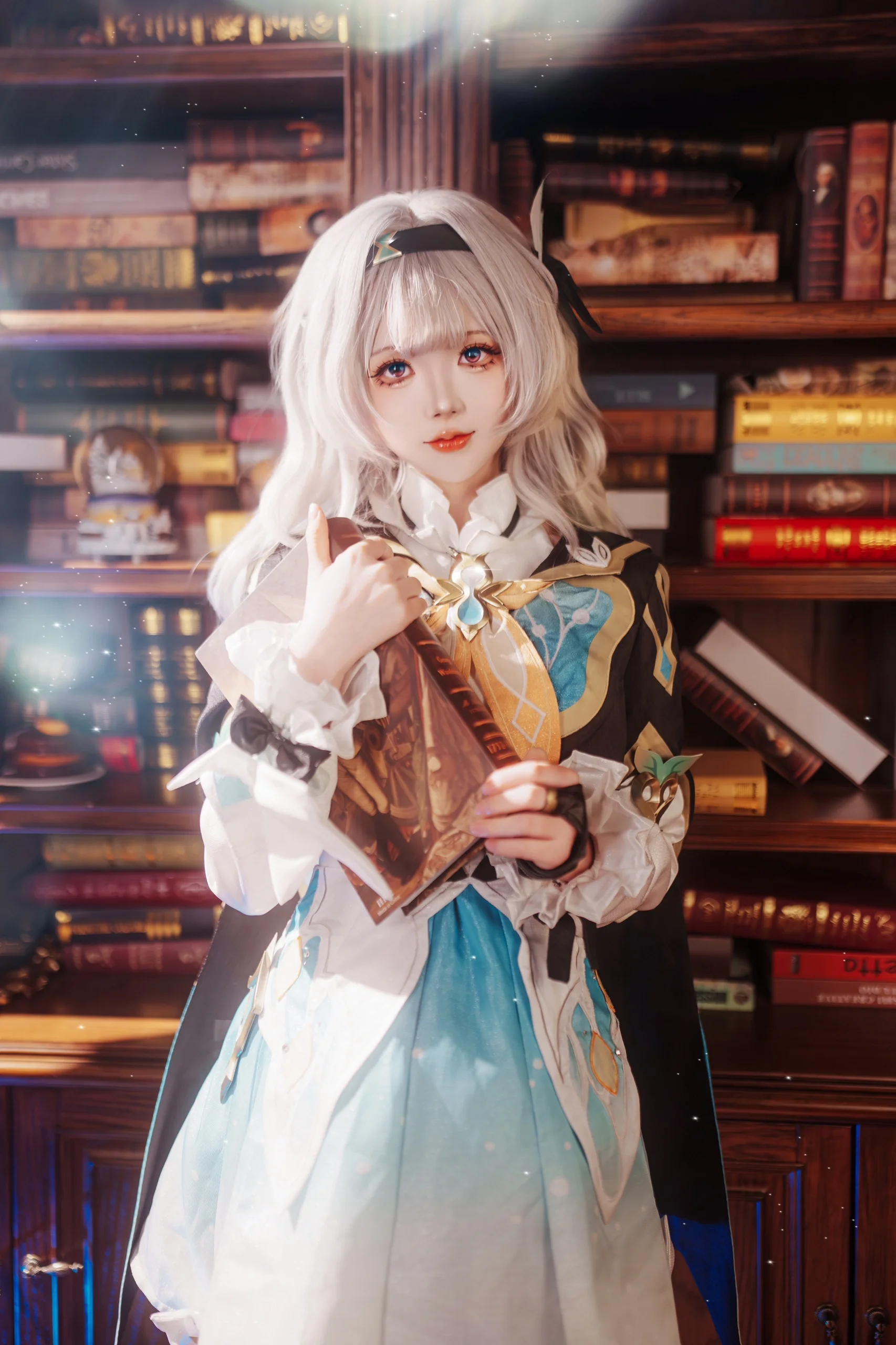 【流萤cos】在静谧书架旁分享甜美的橡木蛋糕卷 - 第5张