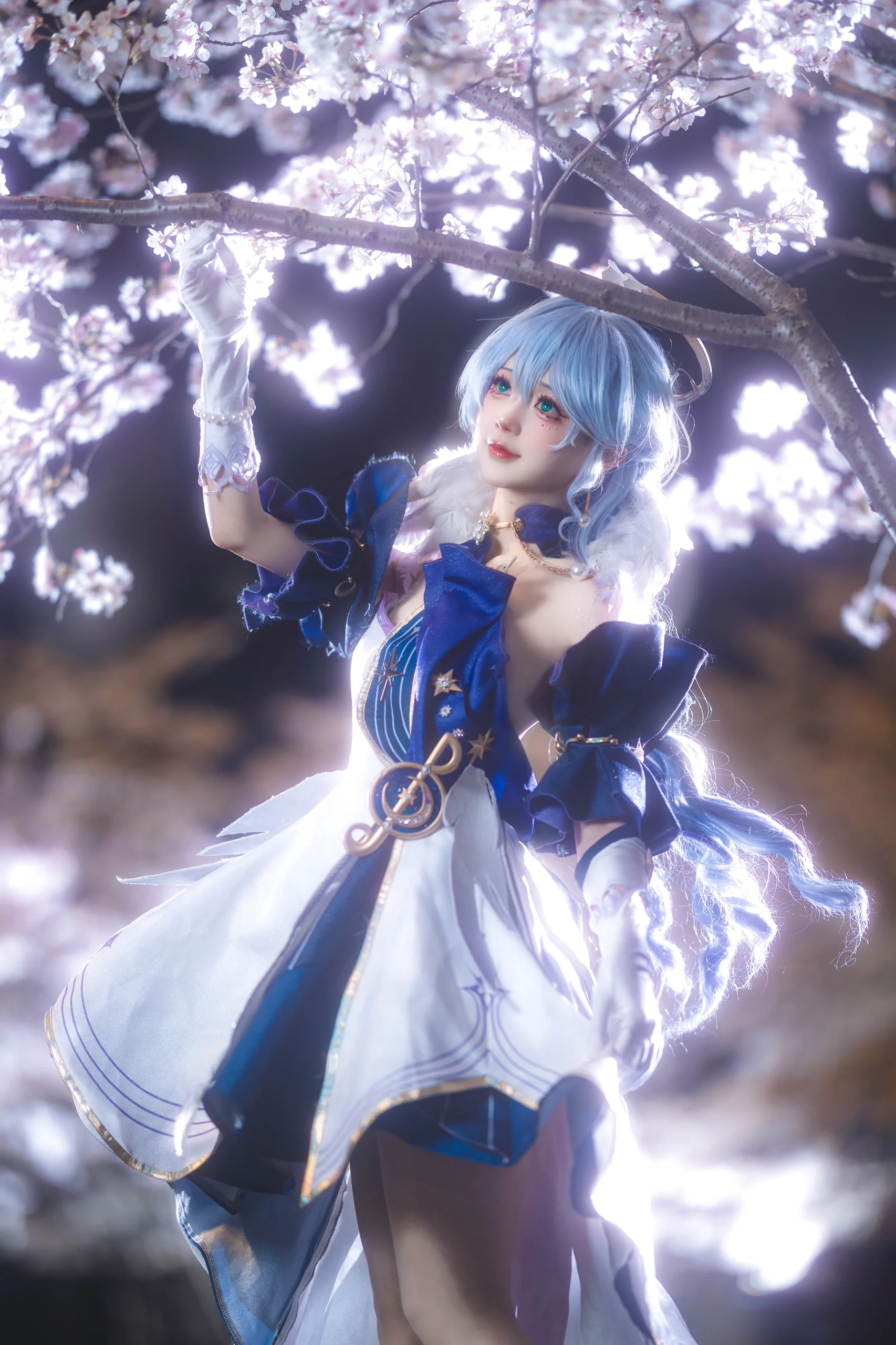 【知更鸟cos】在崩坏星穹铁道夜樱下的灵动瞬间 - 第2张