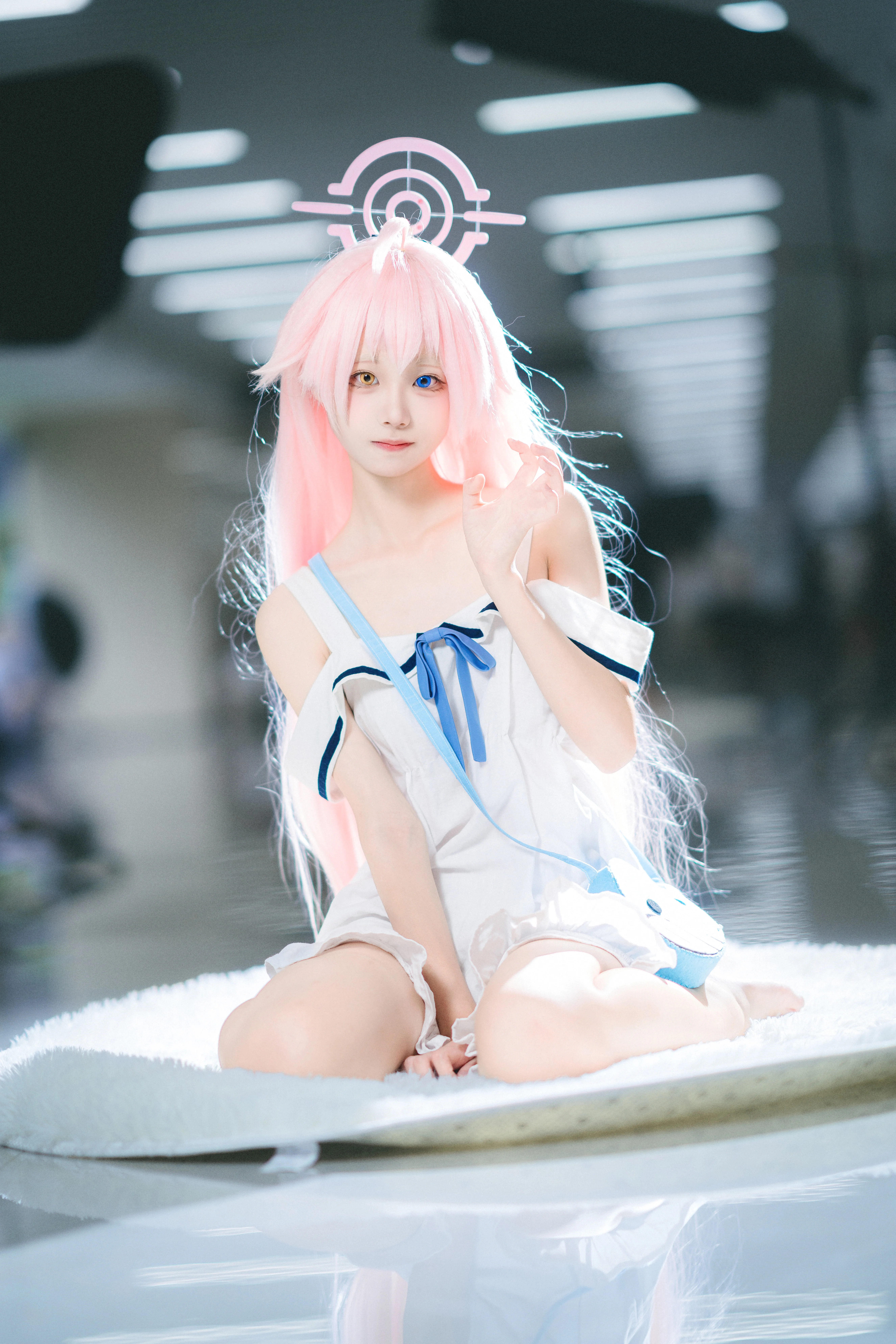 [Takanashi Hoshino cosplay] Blue Archive Swimsuit Version, A Lazy Summer Vibe - Image 2