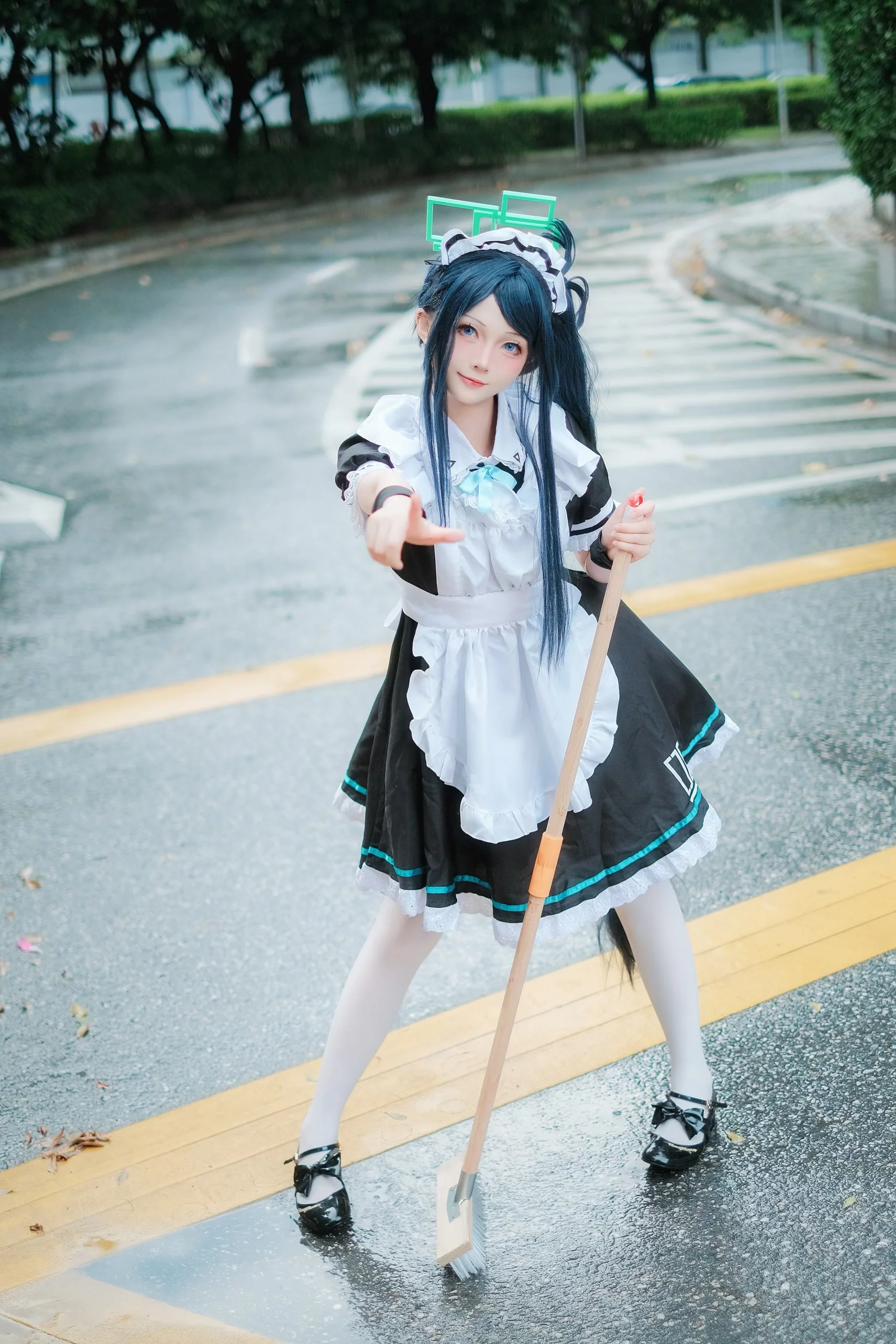 【天童愛麗絲cos】雨後的街道，帶上掃帚一起維護正義吧