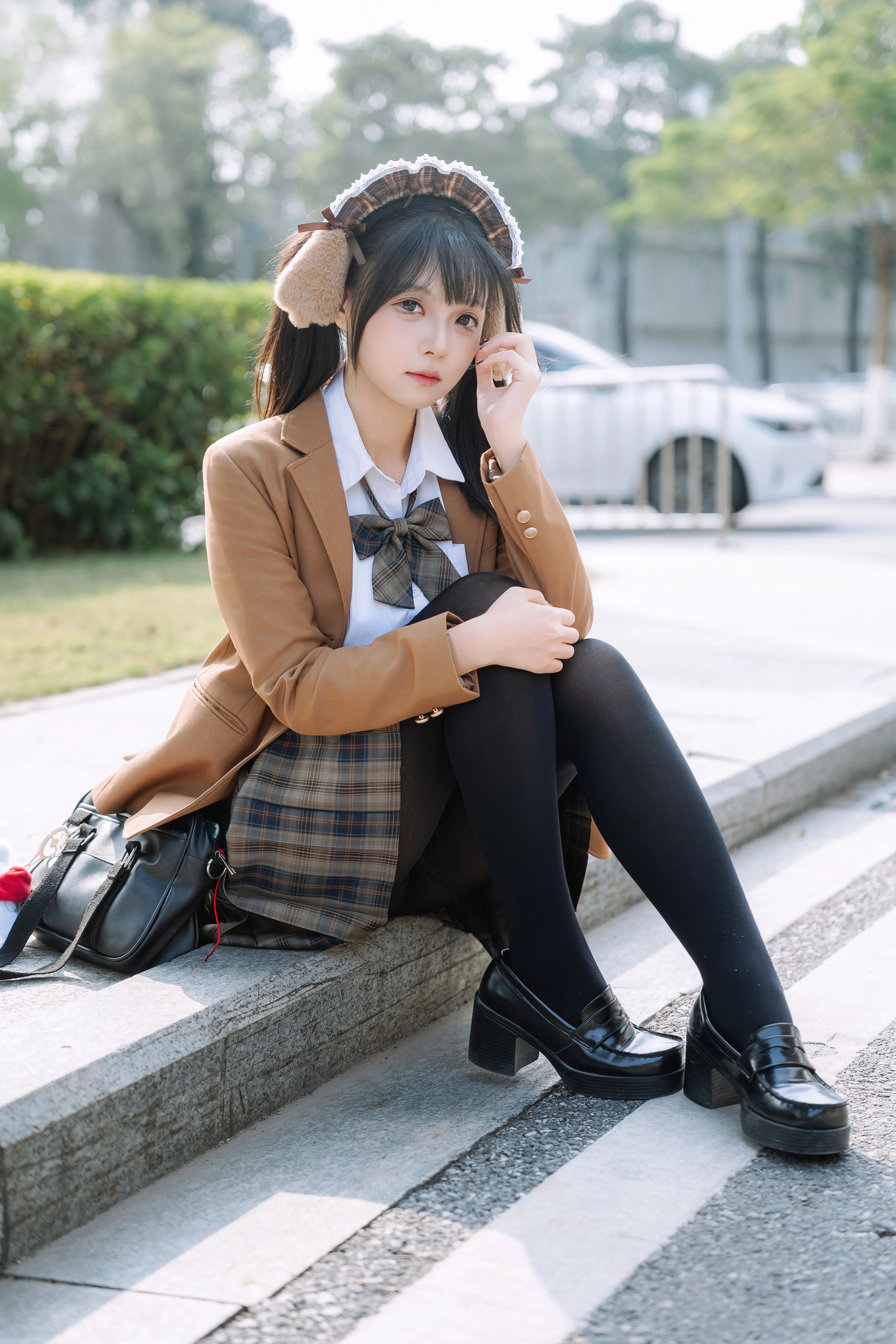 肌寒くなってきた季節に、このダーク系コーデのJK制服スタイルは本当に暖かい - 2 枚目