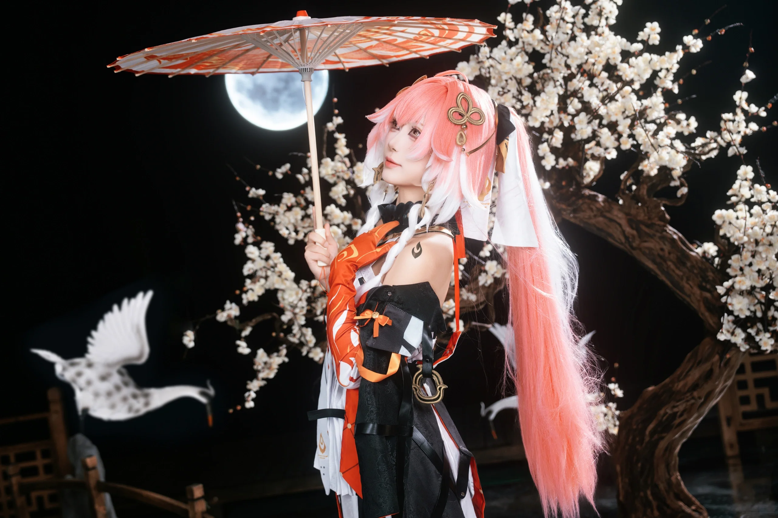【长离cos】月下执伞落子，鸣潮中的静谧回眸 - 第 3 张