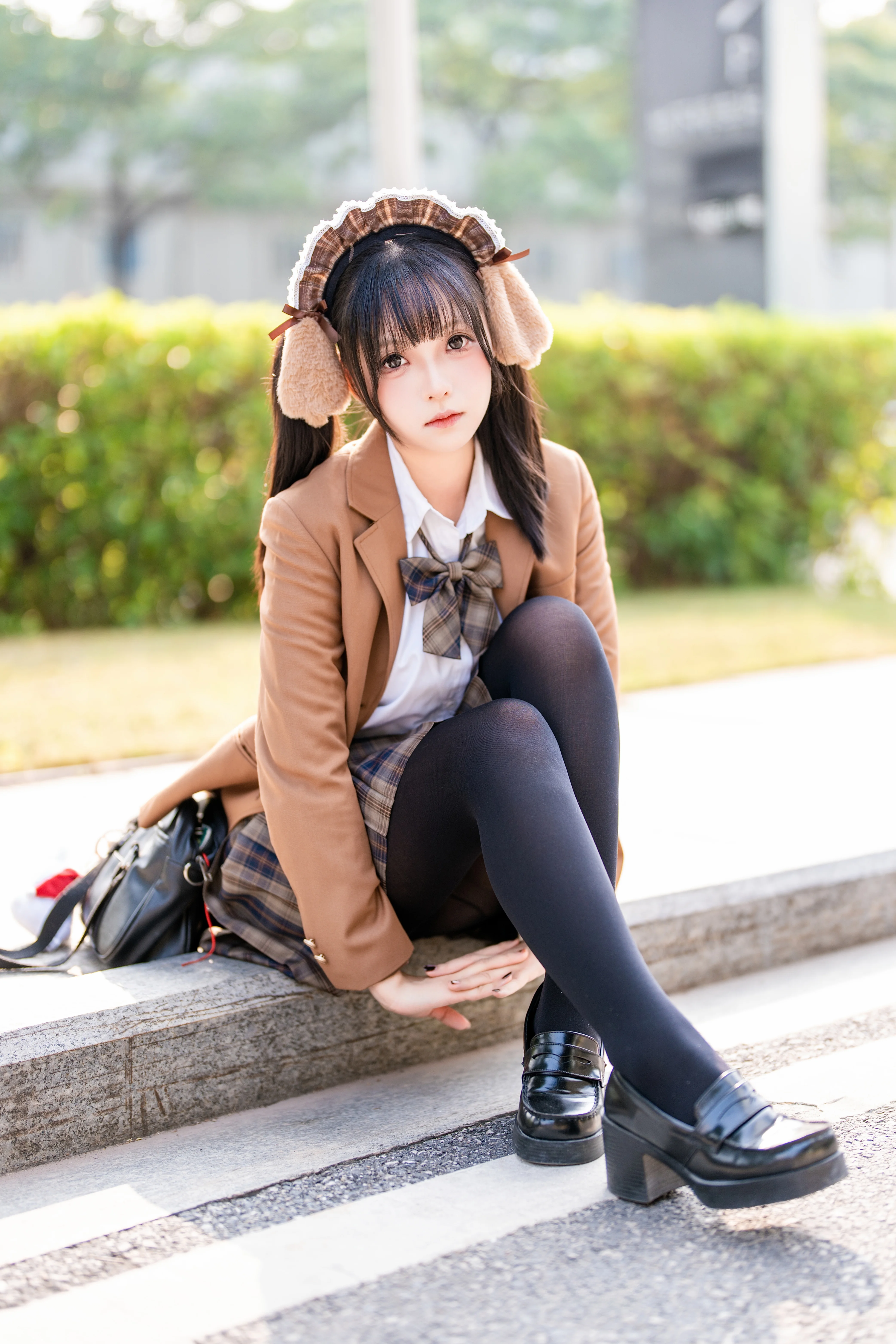 [Caramel-colored JK uniform and Animal Ears] Daily Convention Street Snapshot - Image 1