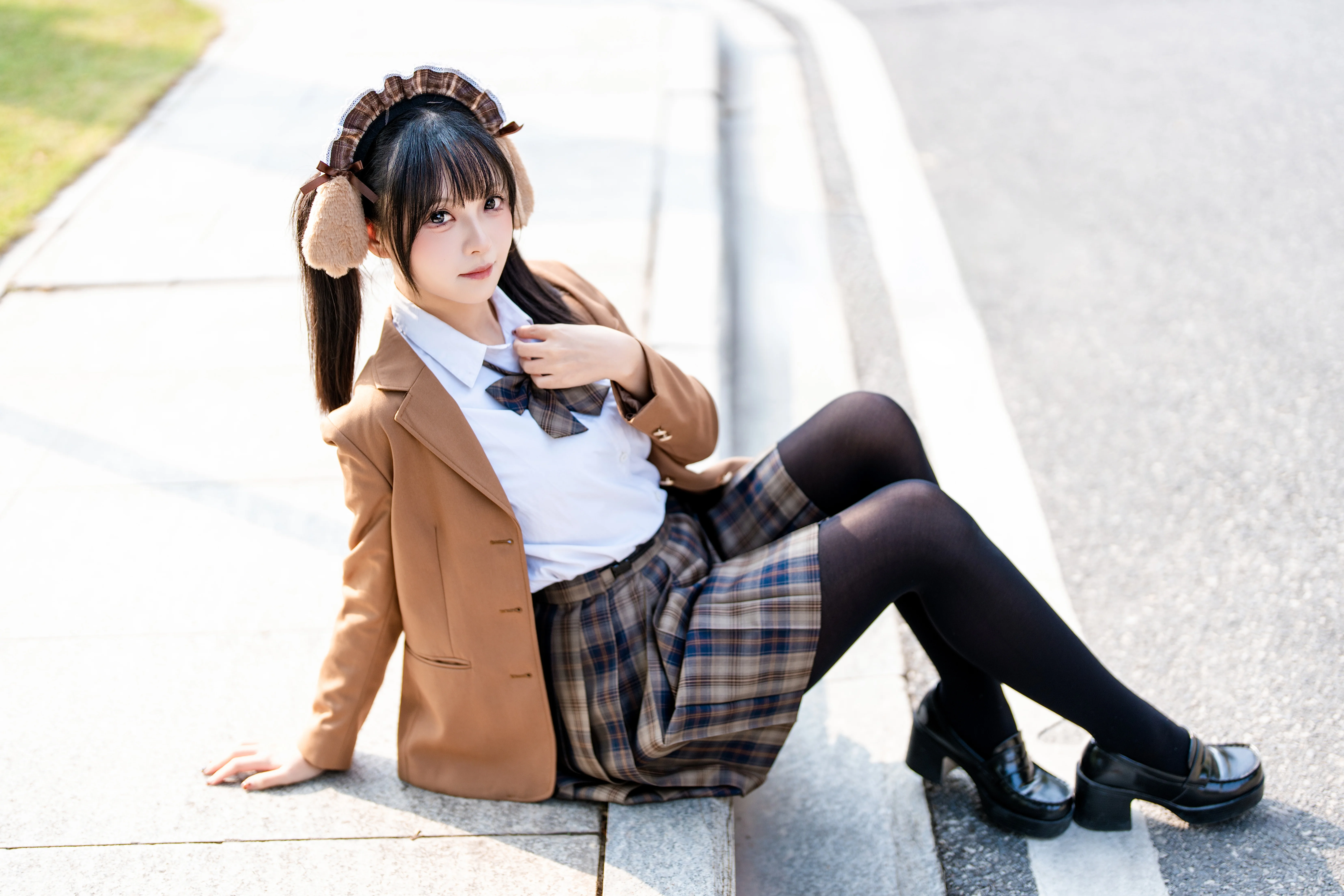 [Caramel-colored JK uniform and Animal Ears] Daily Convention Street Snapshot - Image 2
