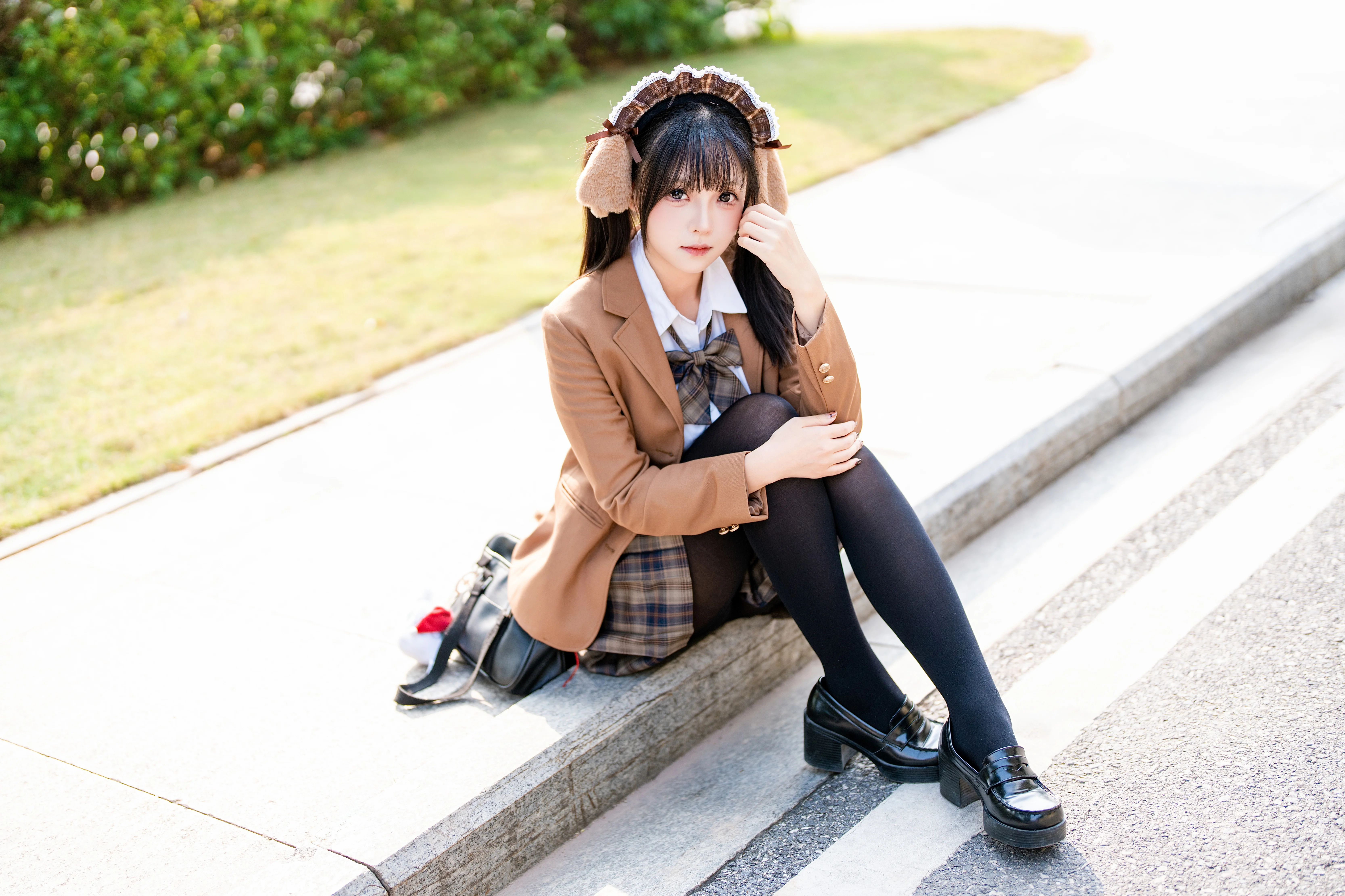 [Caramel-colored JK uniform and Animal Ears] Daily Convention Street Snapshot - Image 3