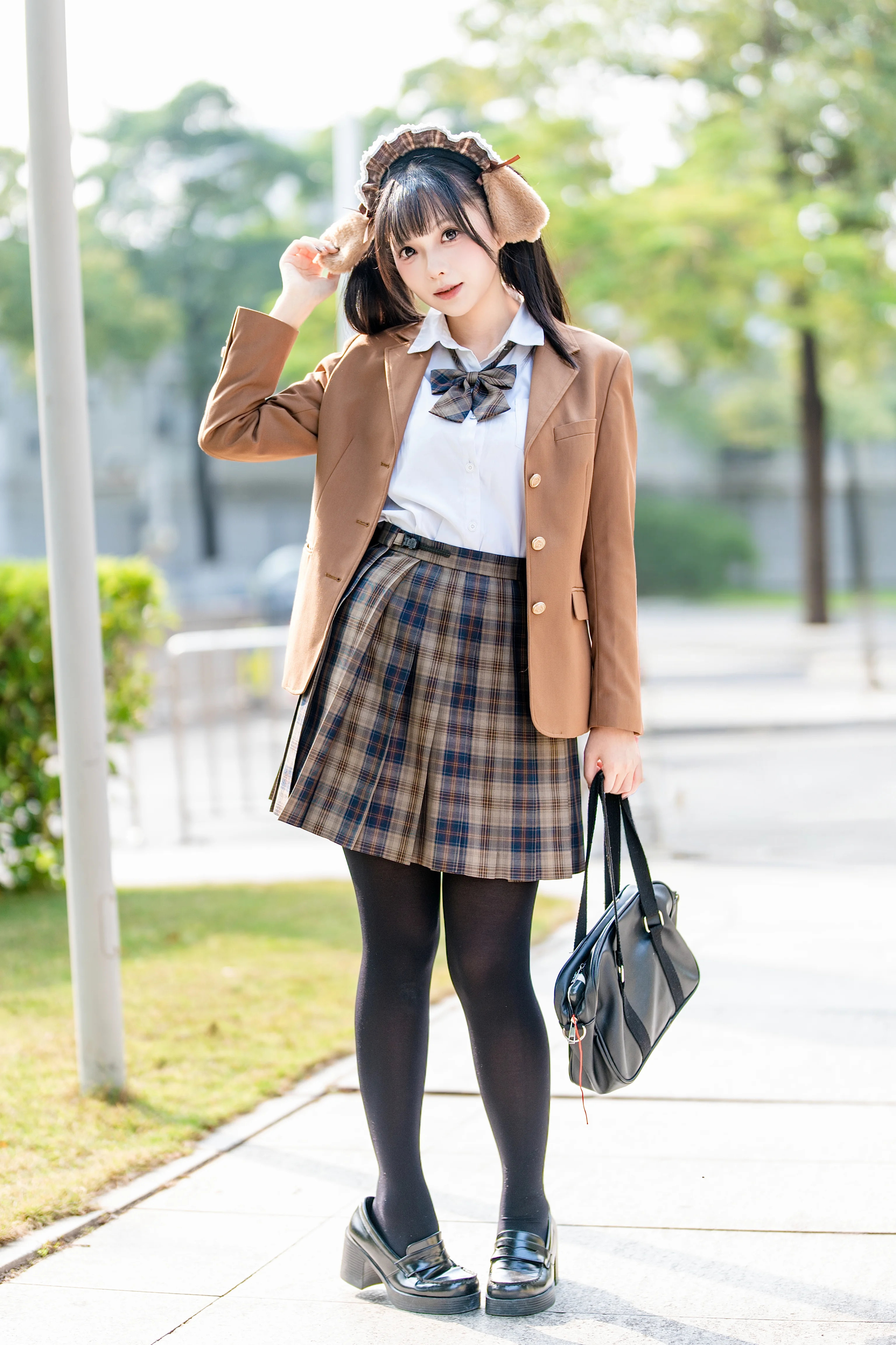 [Caramel-colored JK uniform and Animal Ears] Daily Convention Street Snapshot
