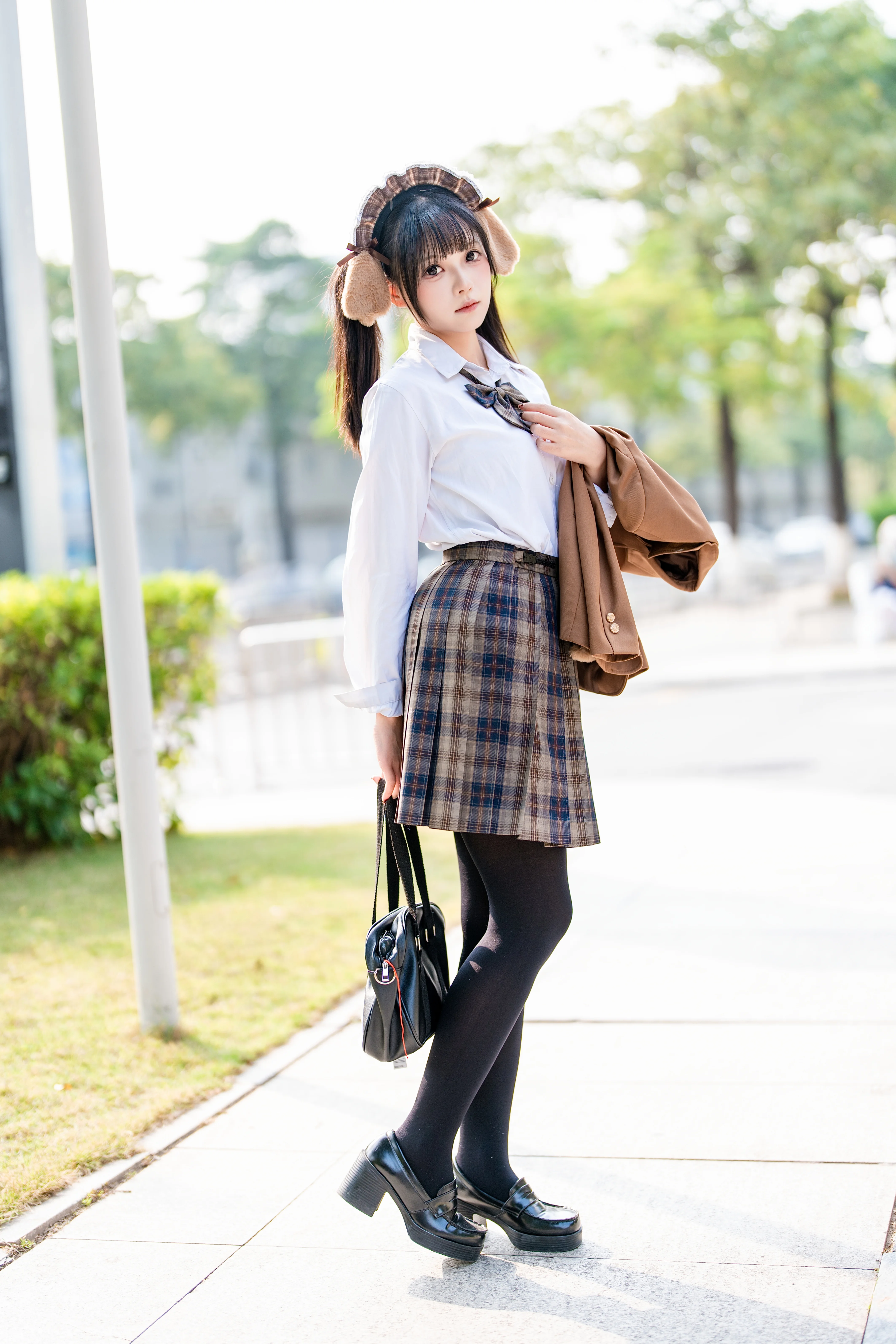 [Caramel-colored JK uniform and Animal Ears] Daily Convention Street Snapshot - Image 7