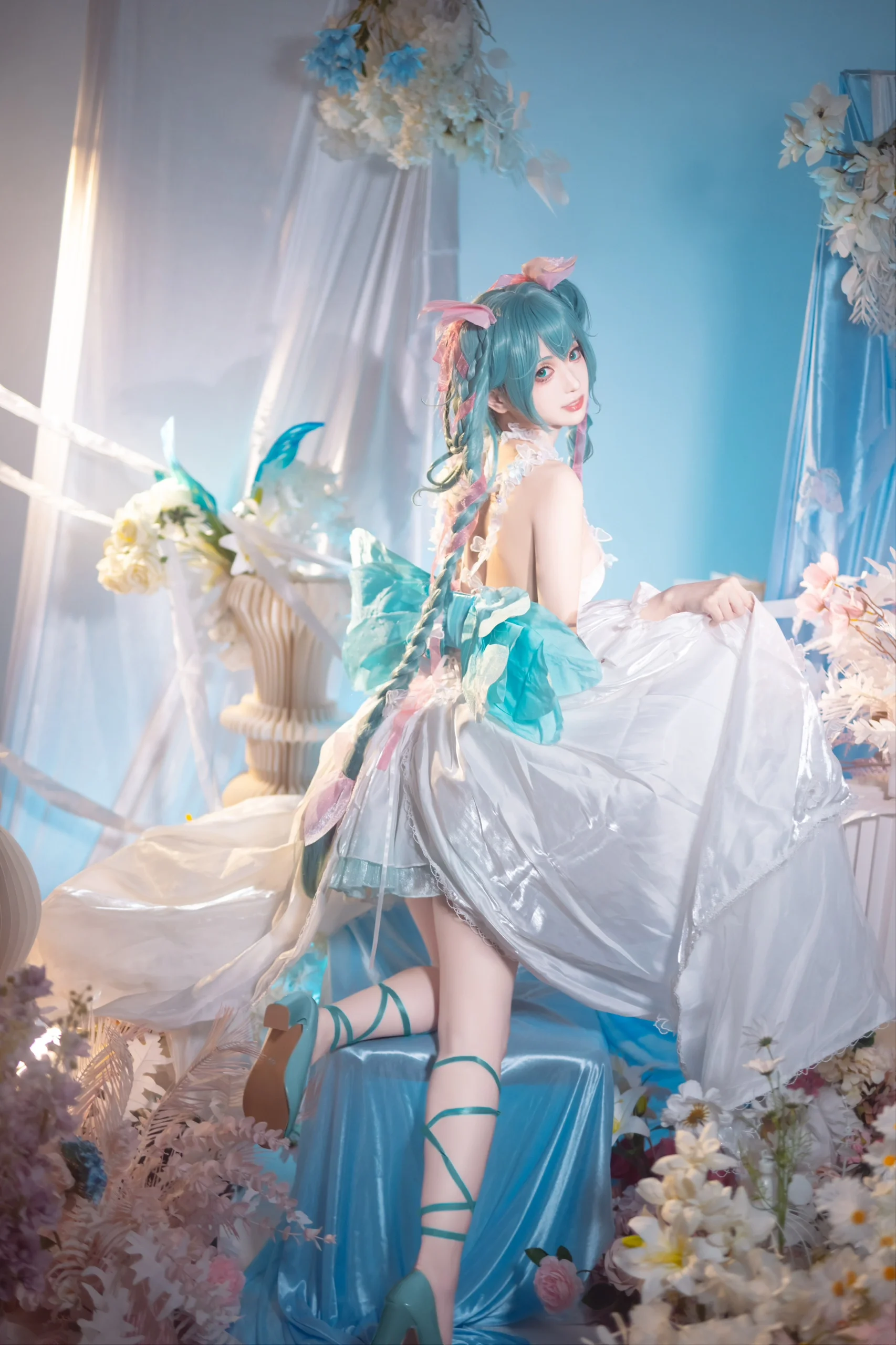 【初音未来cos】在花篮谷的梦境，与你共度浪漫时光 封面