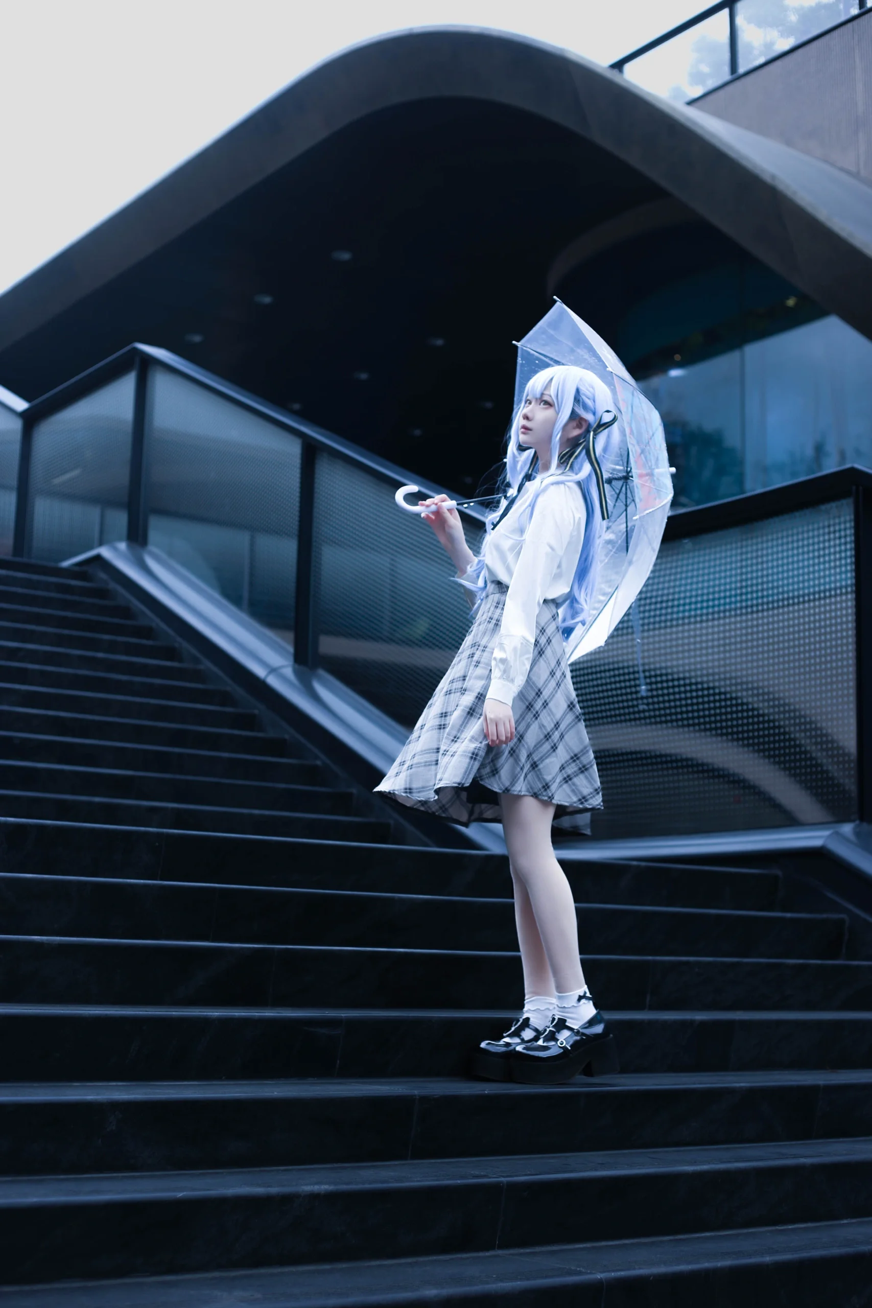 【丰川祥子cos】MyGO/AveMujica，雨中撑伞的蓝发少女 - 第 2 张