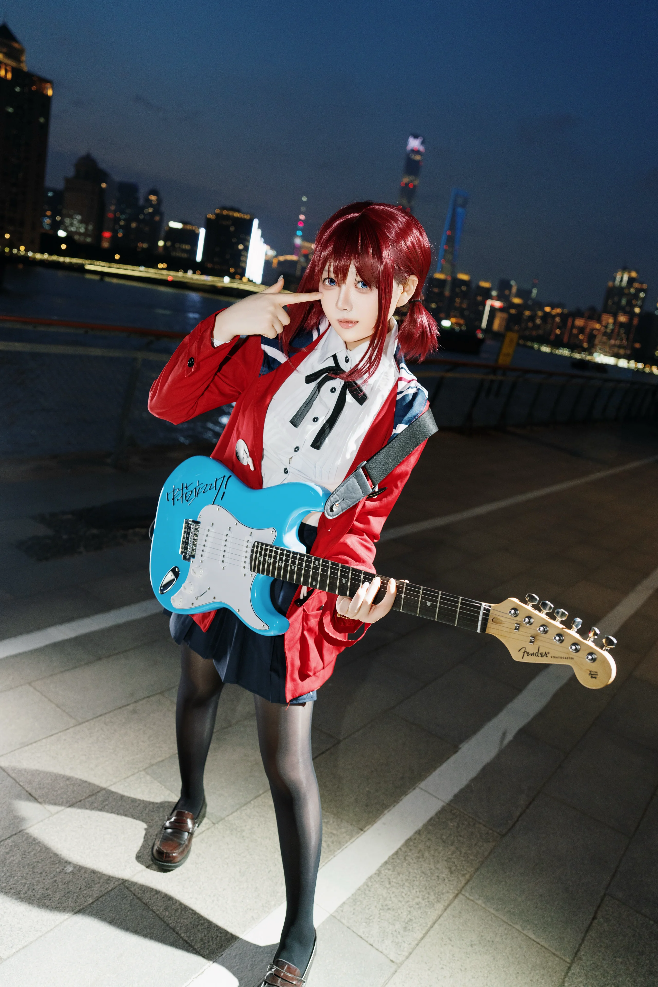 【井芹仁菜cos】夜晚的栈桥上弹响属于我的空之箱 - 第 2 张