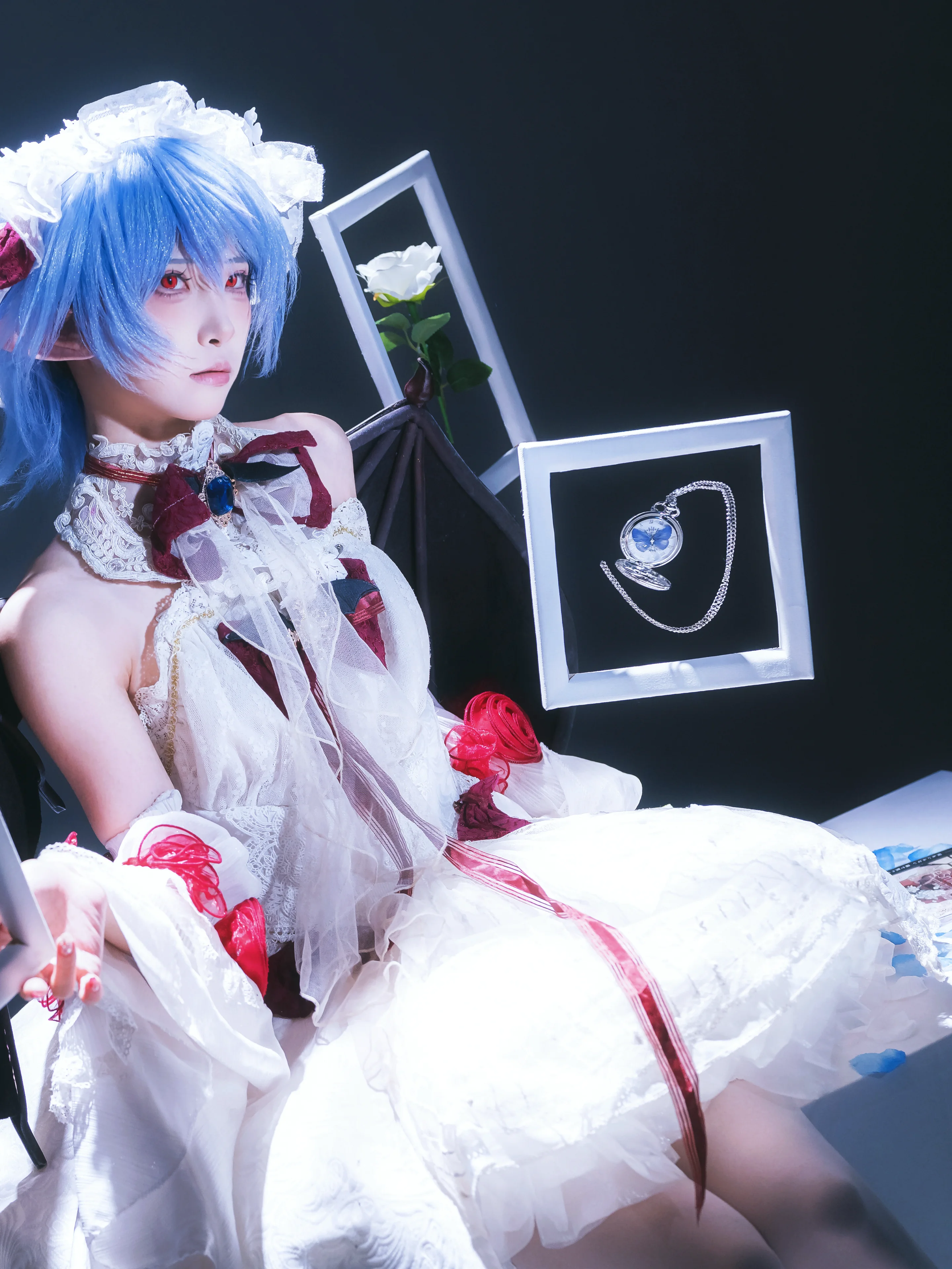 【蕾米莉亞cos】東方project裡的紅魔館大小姐，這次拍了些靜謐氛圍的鏡頭