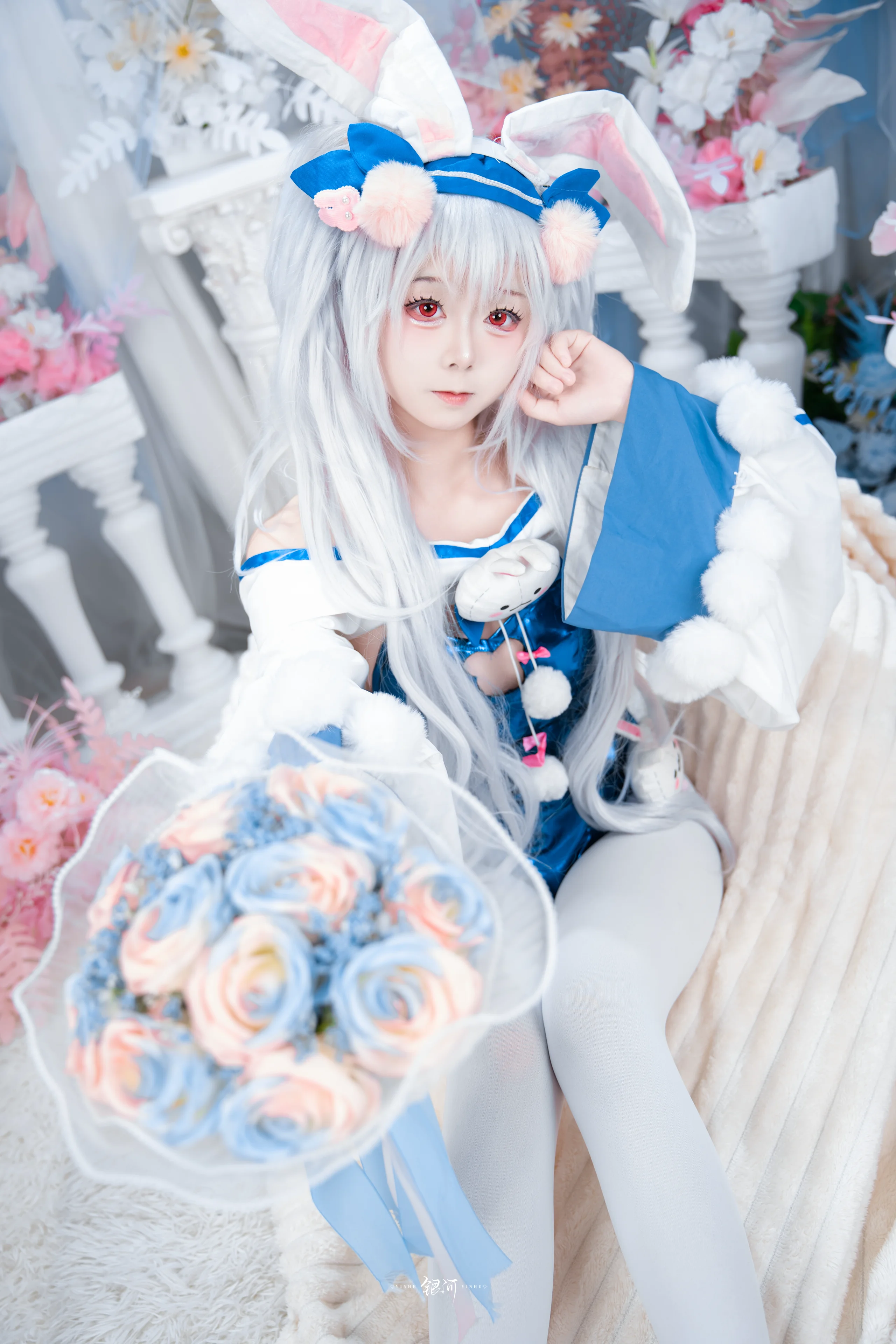【ラフィー コスプレ】アズールレーン、物憂げな少女の洗練されたスタジオ撮影 - 2 枚目