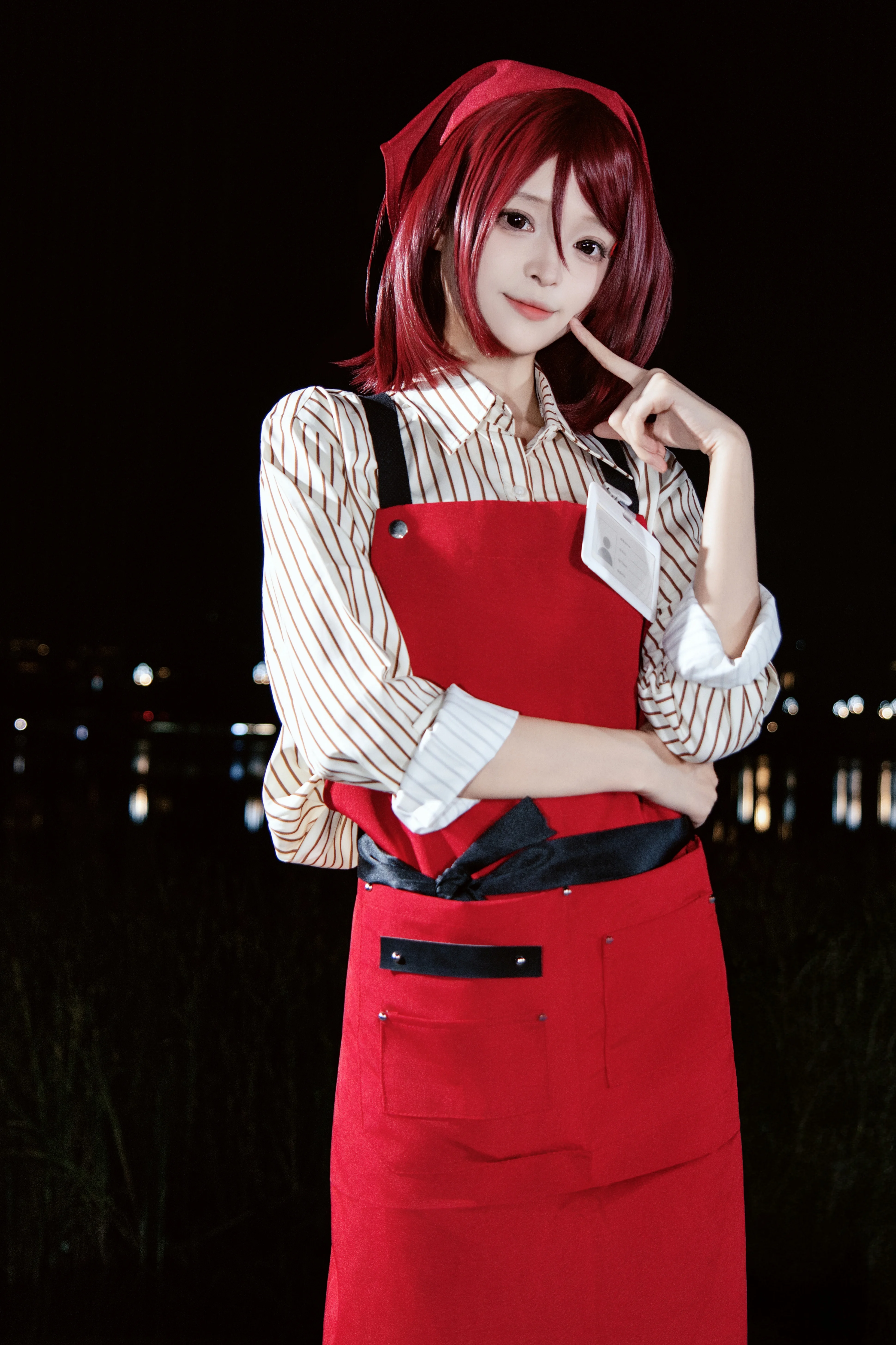 [Yamada cosplay] Red-Haired Clerk Style Atmospheric Night View Outdoor Shoot