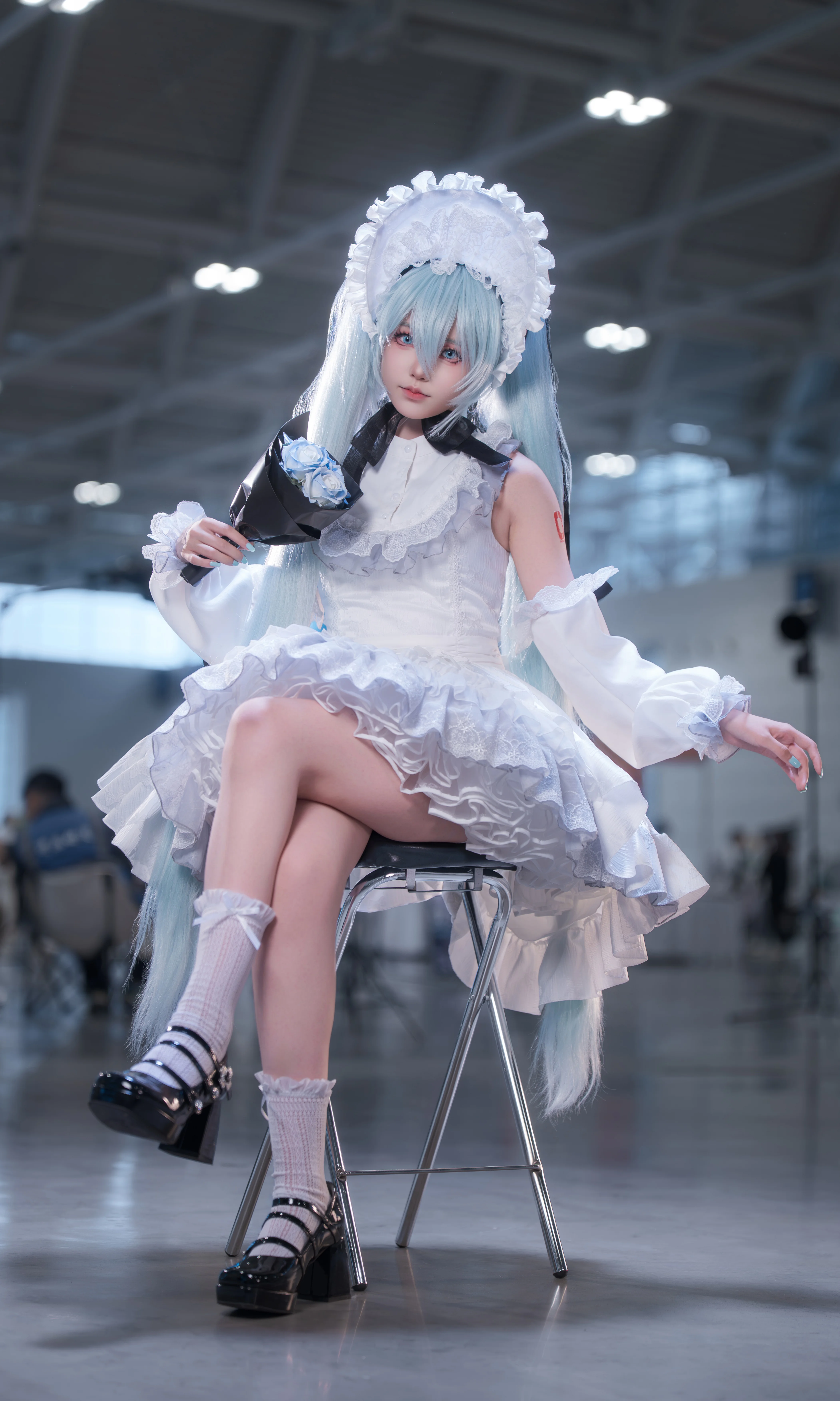 【初音未来cos】古典人偶造型的初音，纯净的白与黑 - 第 1 张