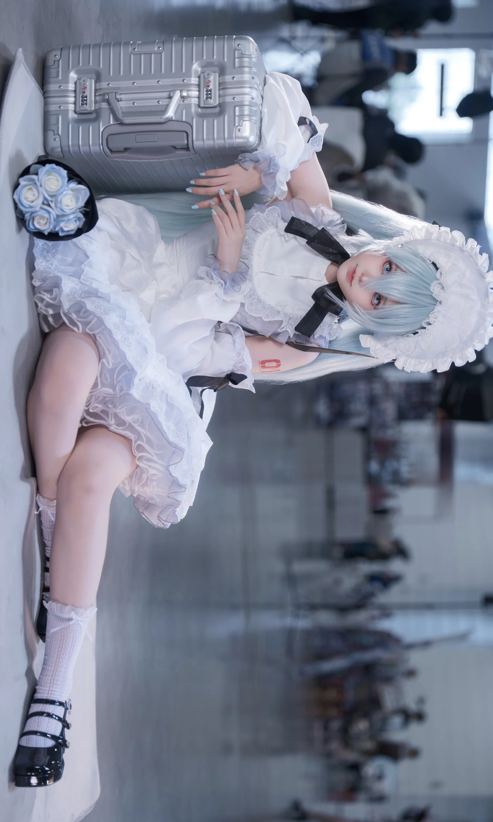 【初音未来cos】古典人偶造型的初音，纯净的白与黑 - 第 3 张
