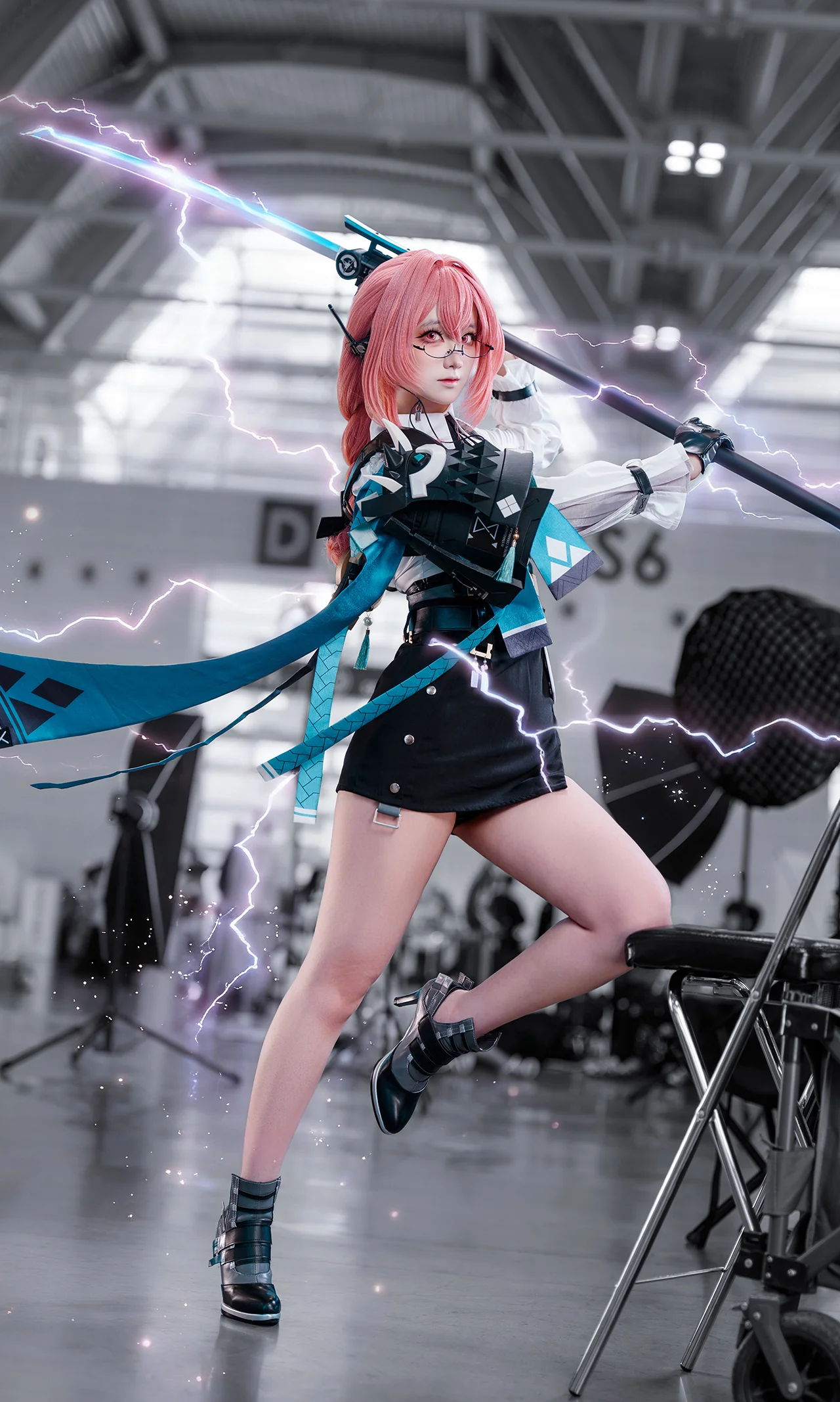 【月城柳コスプレ】ゼンレスゾーンゼロ雷霆の姿、VHコミコンのイベント写真シェア