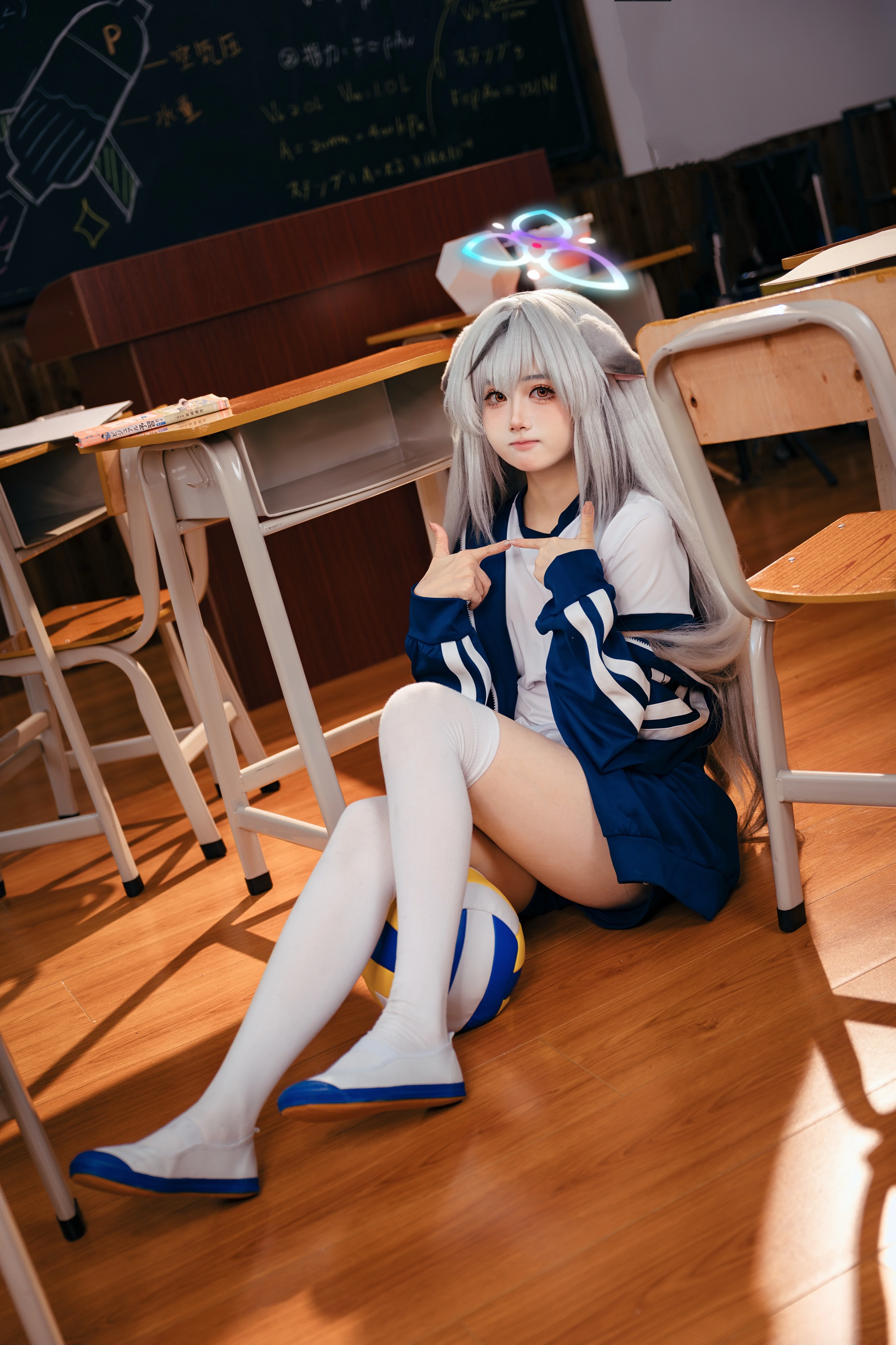 [Sunohara Kokona cosplay] Gym Uniform Kokona in Blue Archive, An Energetic Little Teacher in the Classroom - Image 1