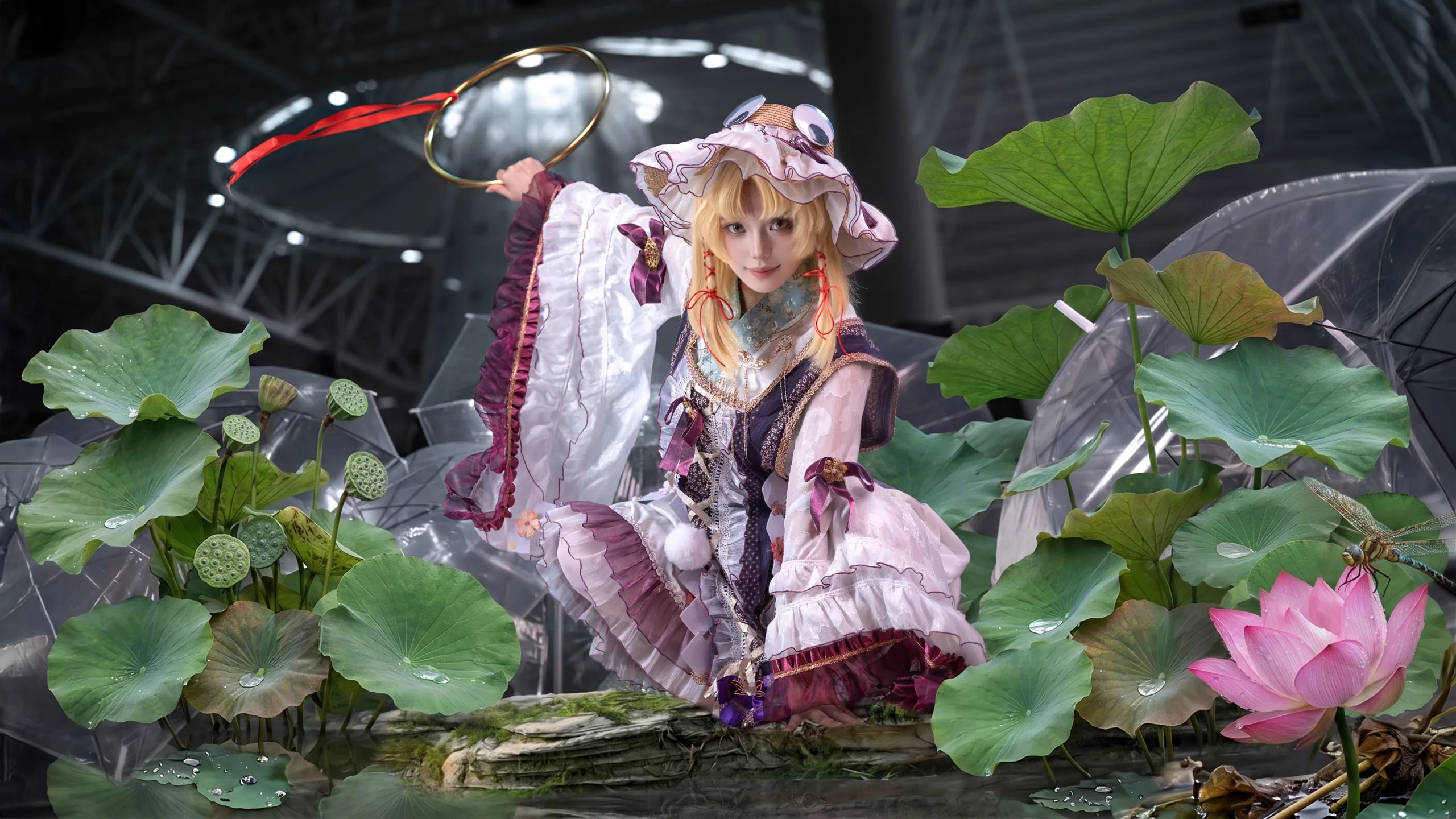 【洩矢诹访子cos】东方Project的青蛙神明，实景水塘中的定格 - 第 2 张