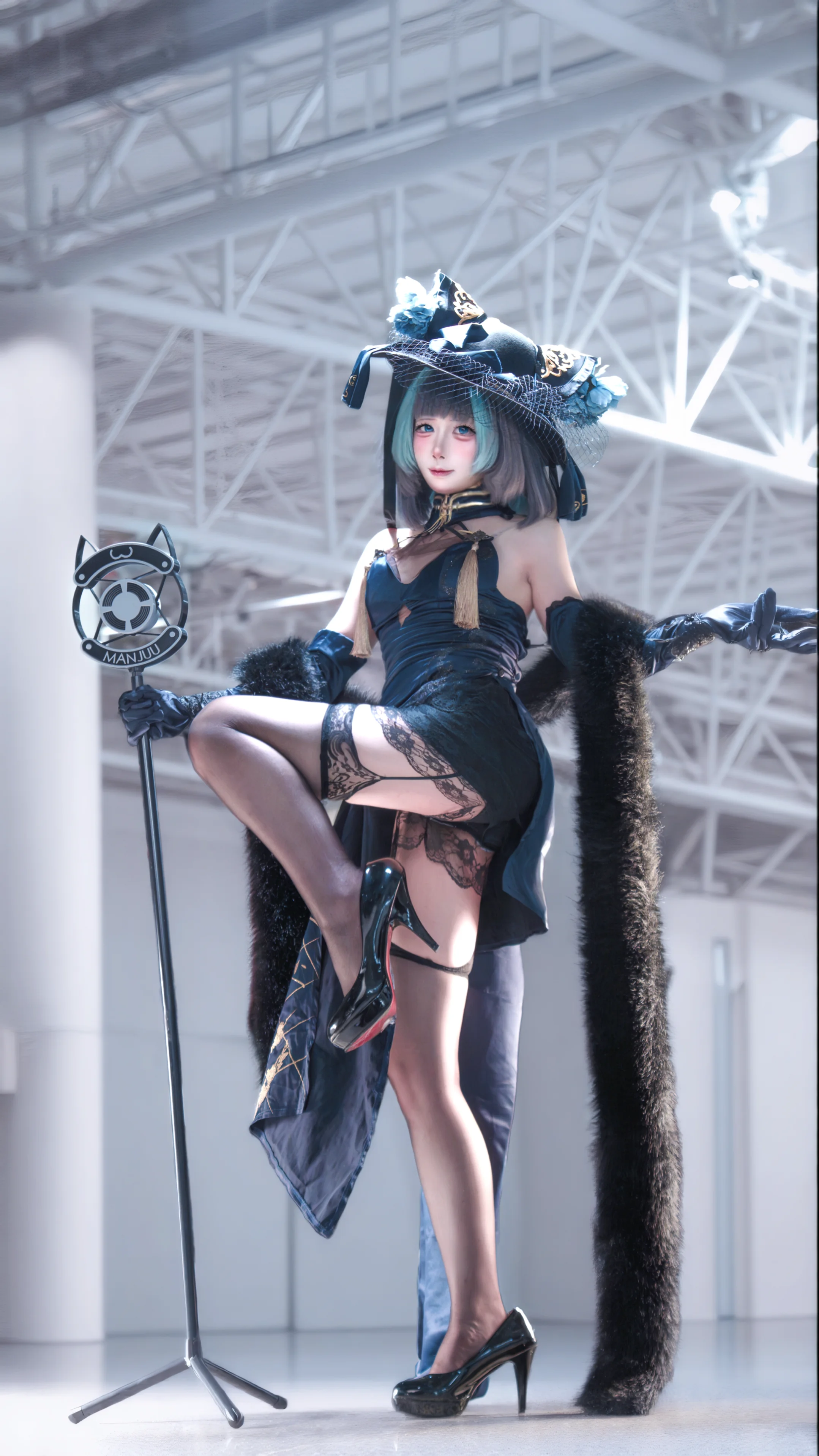 [Cheshire Cosplay] Azur Lane Royal Maid's Singing Moment