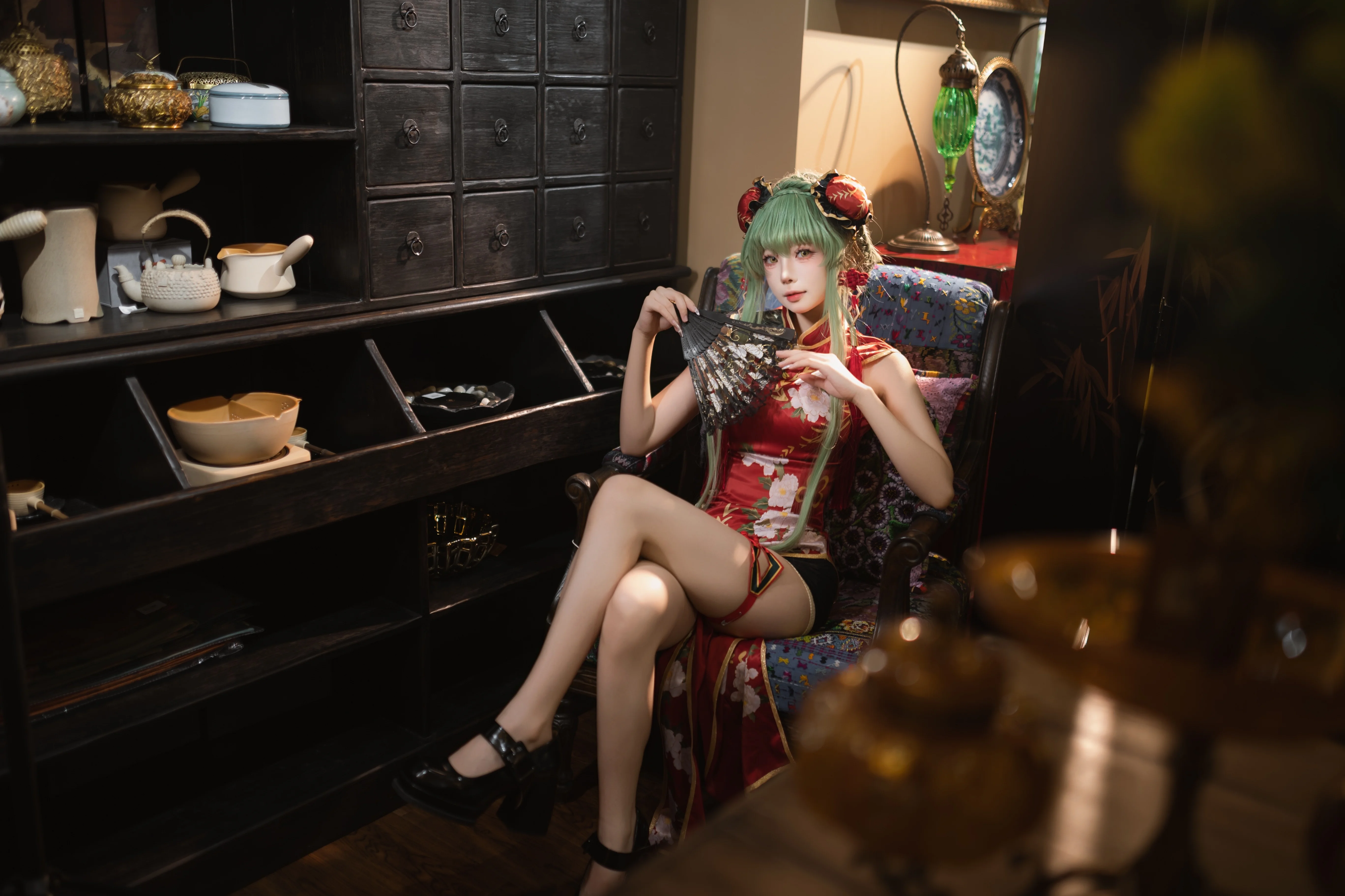 【C.C. cos】魔女旗袍的午后茶歇，鲁鲁修里的永恒魔女 - 第 6 张