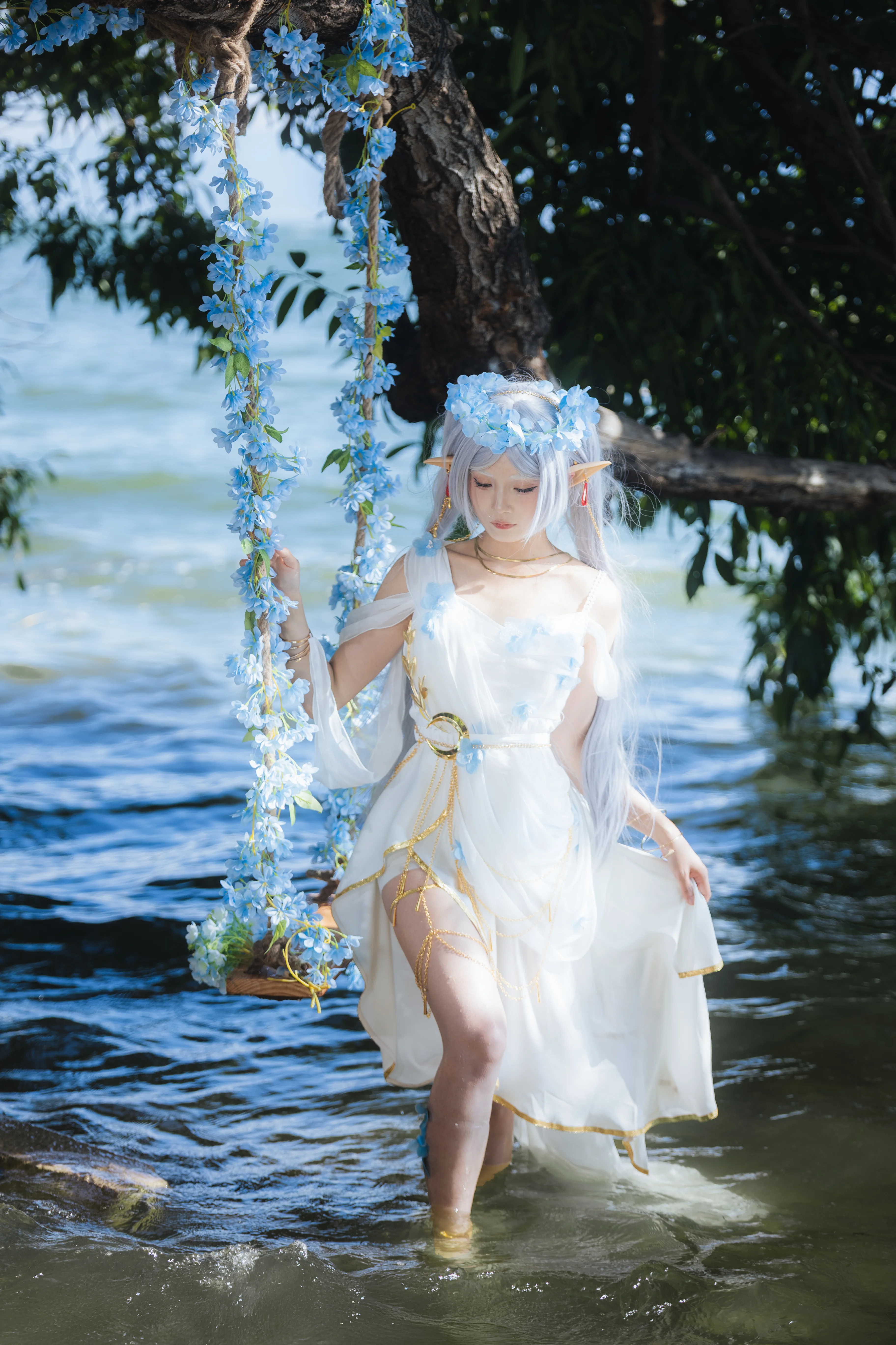 【芙莉莲cos】在阳光湖畔邂逅神谕少女 - 第 12 张