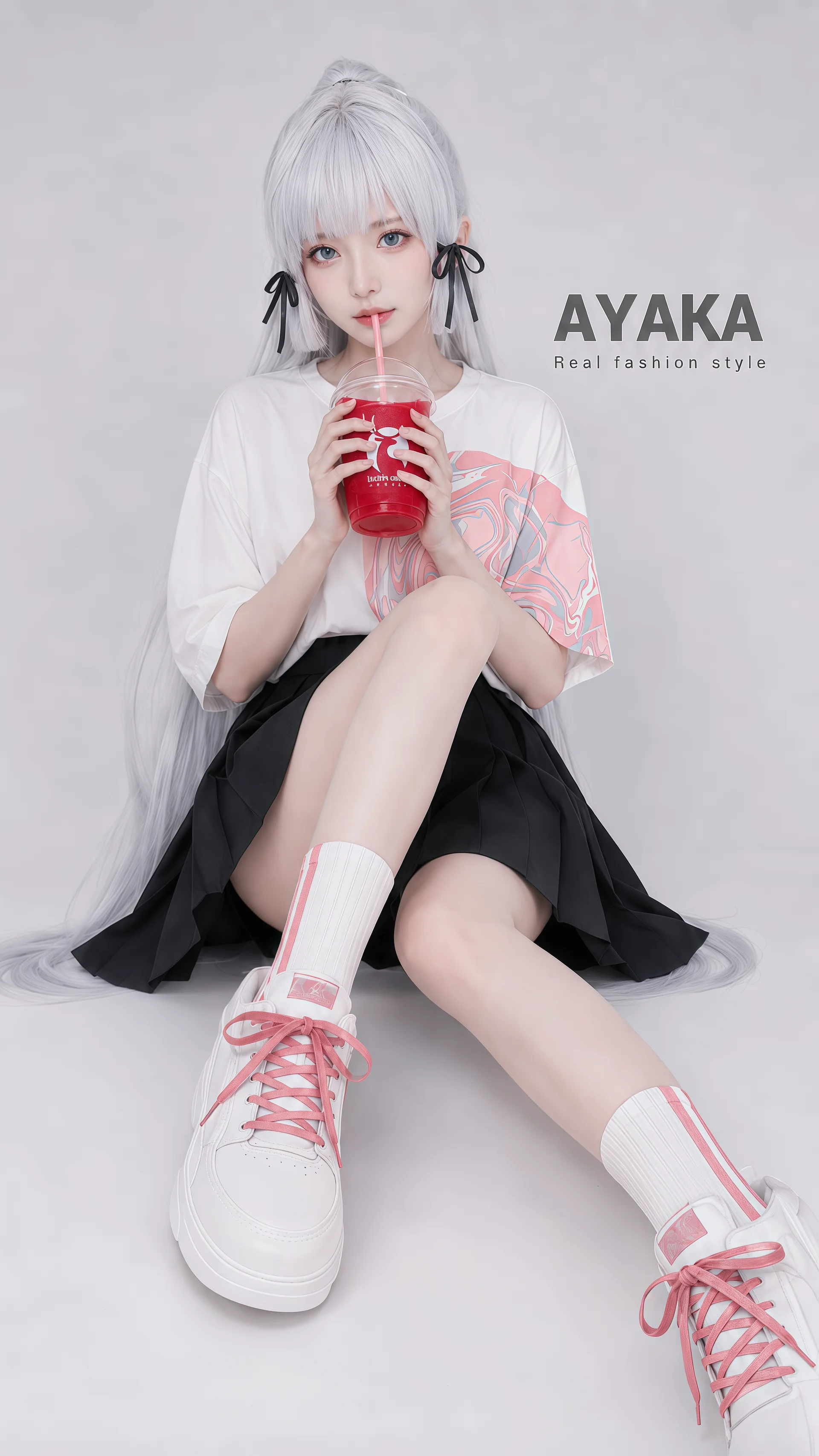 【神裡綾華cos】白髮的日常私服，來杯冰飲放鬆一下
