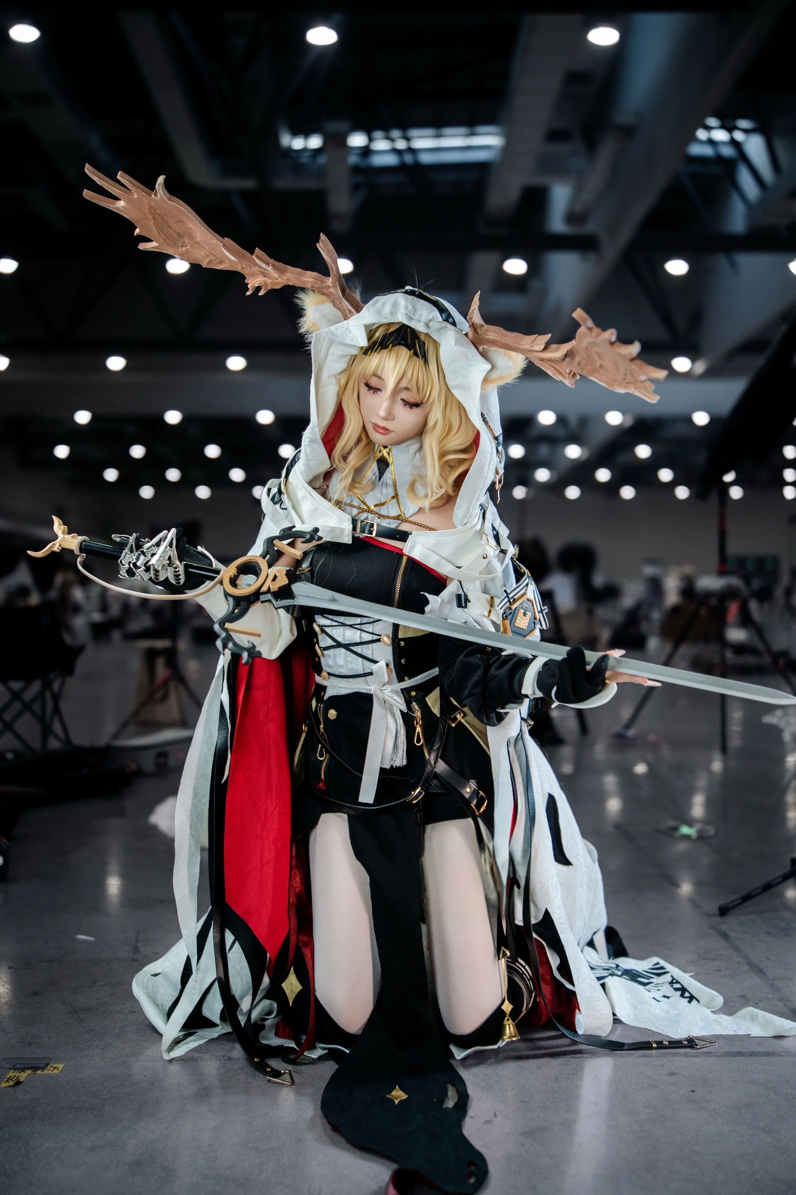 【薇薇安娜cos】明日方舟烛火之舞，闪耀漫展 - 第 4 张