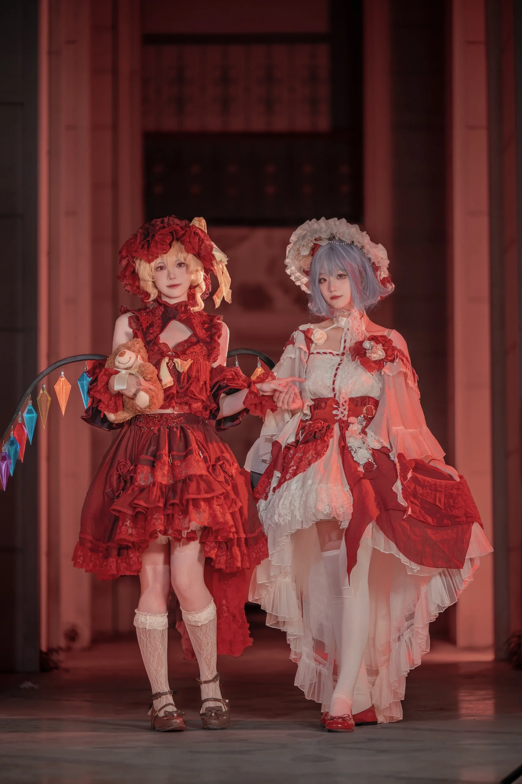 【芙兰朵露cos】与蕾米莉亚共度的东方Project红月时刻