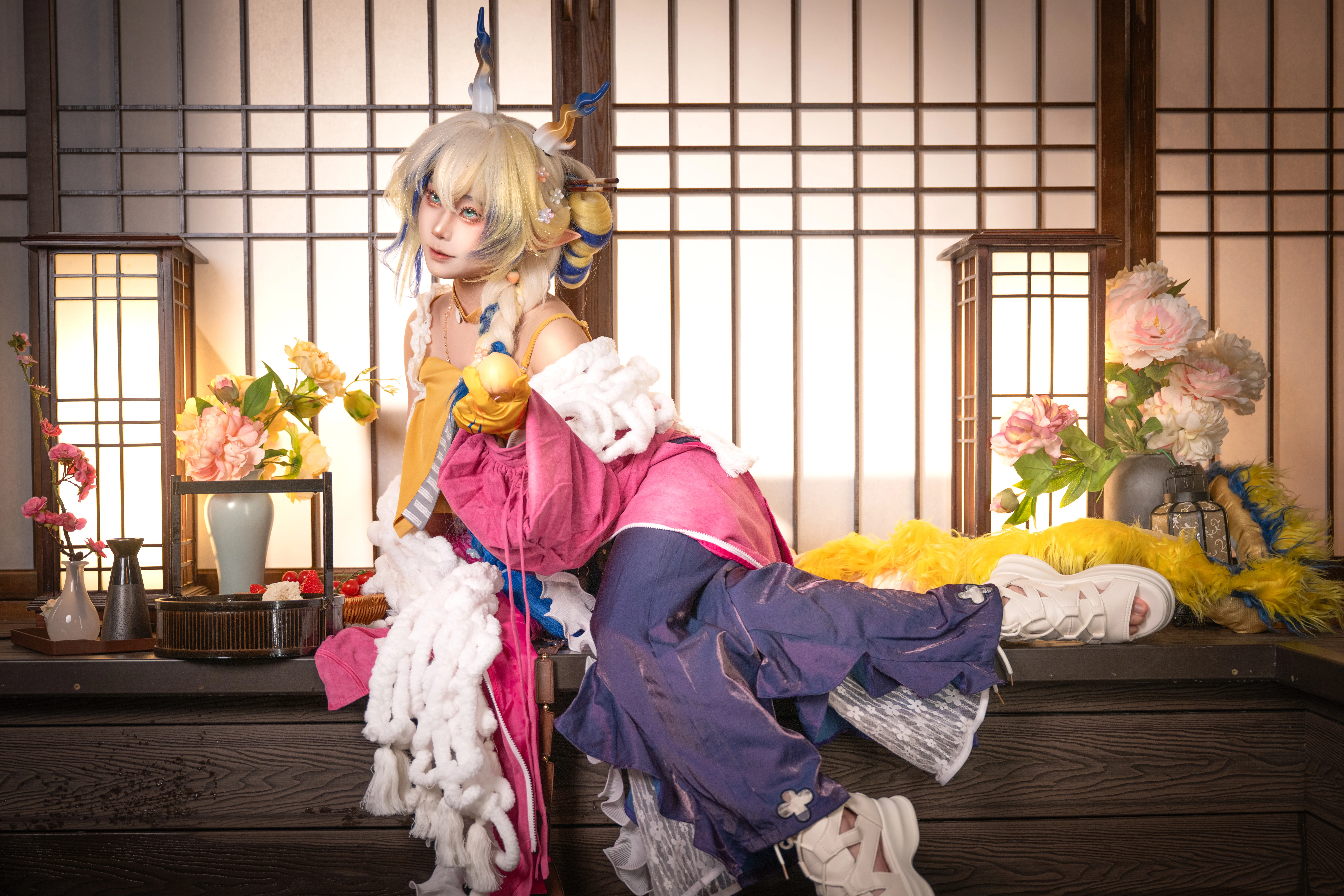【黍cos】春日宴中的静谧瞬间，捕捉神女的一抹灵动 - 第 4 张