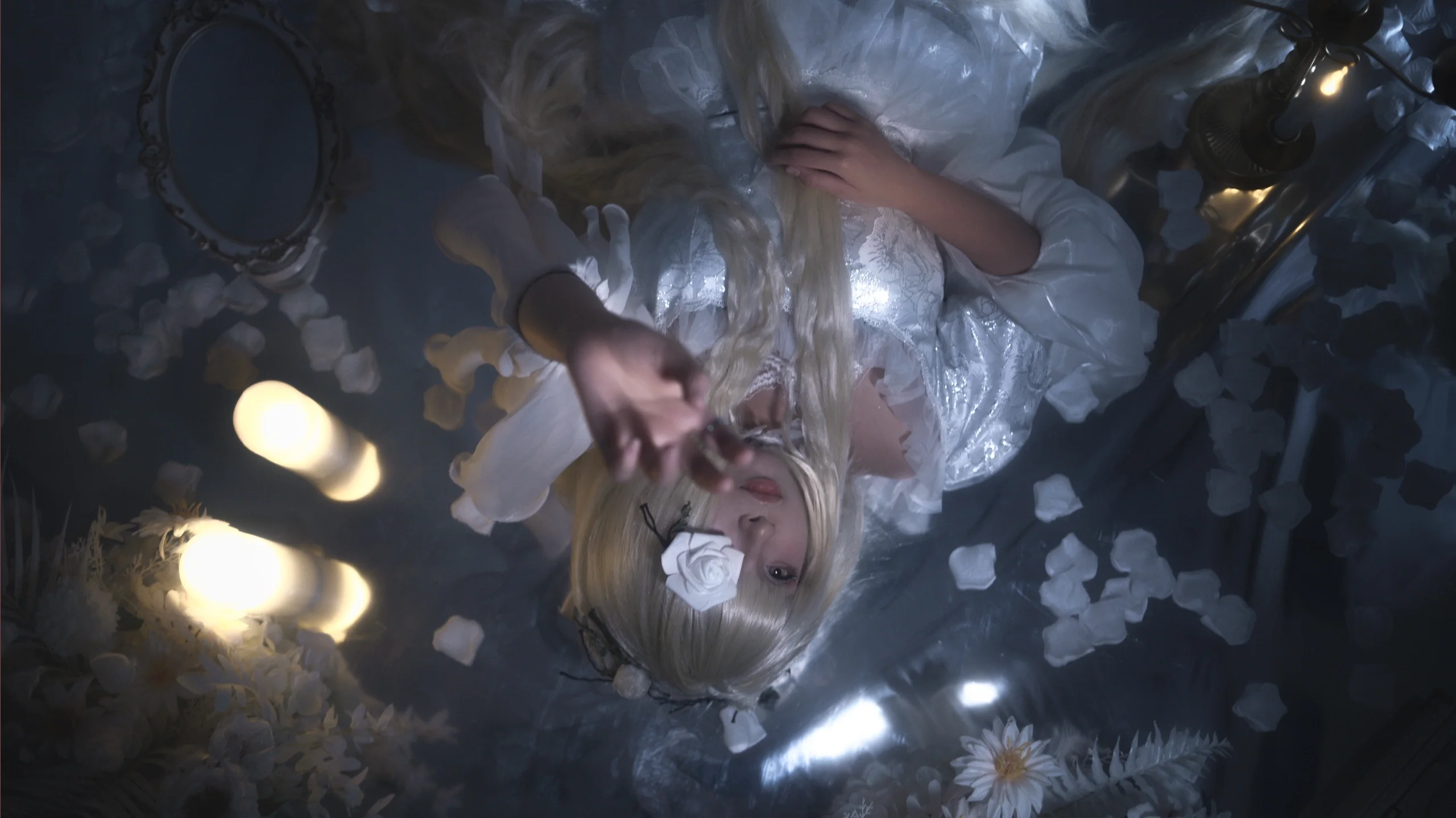 【雪华绮晶cos】蔷薇少女的白蔷薇与镜中幻影 - 第 10 张