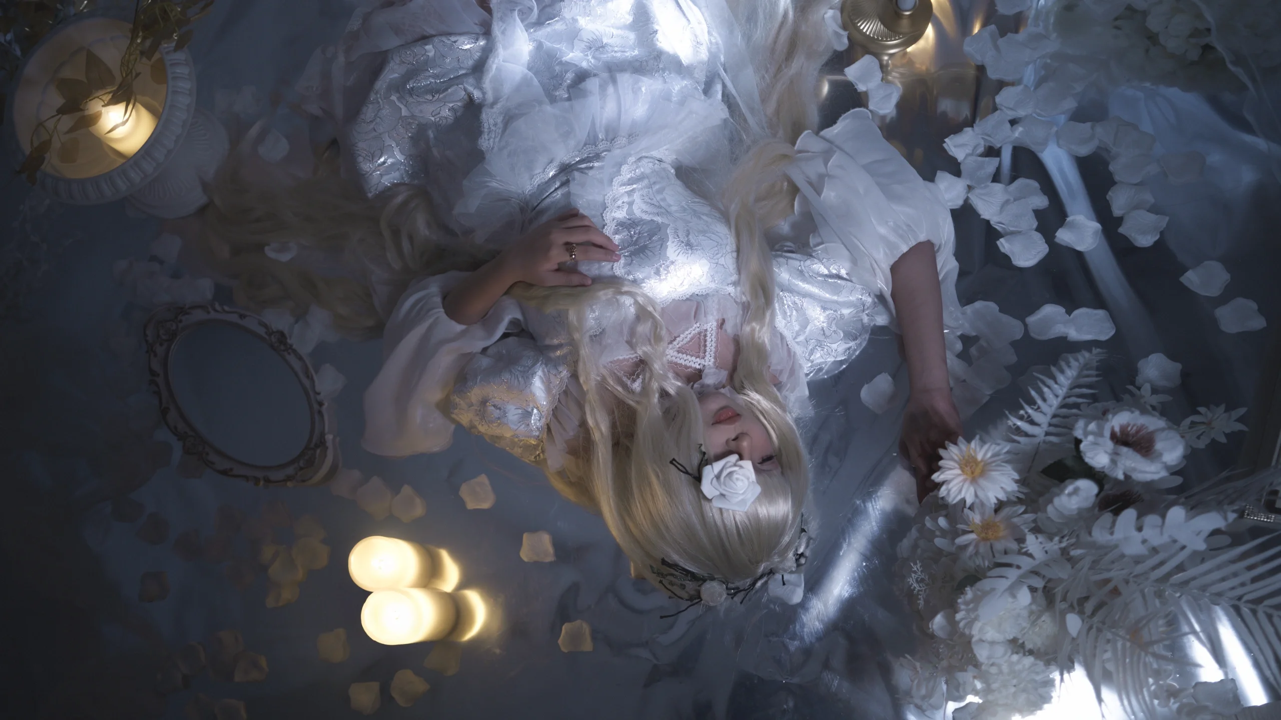 【雪华绮晶cos】蔷薇少女的白蔷薇与镜中幻影 - 第 11 张