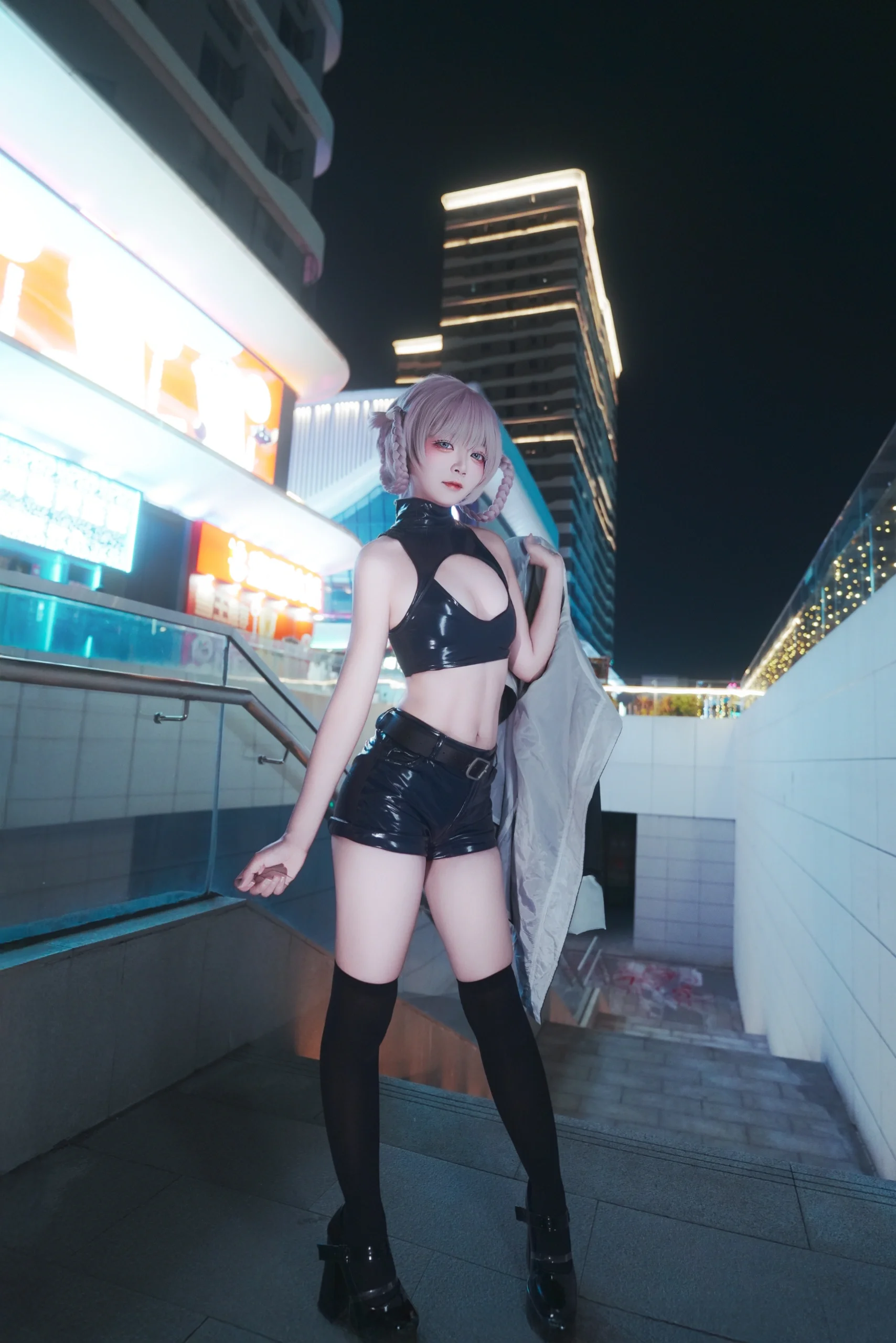 【七草荠cos】在城市霓虹中捕捉《彻夜之歌》的工业美学 - 第3张