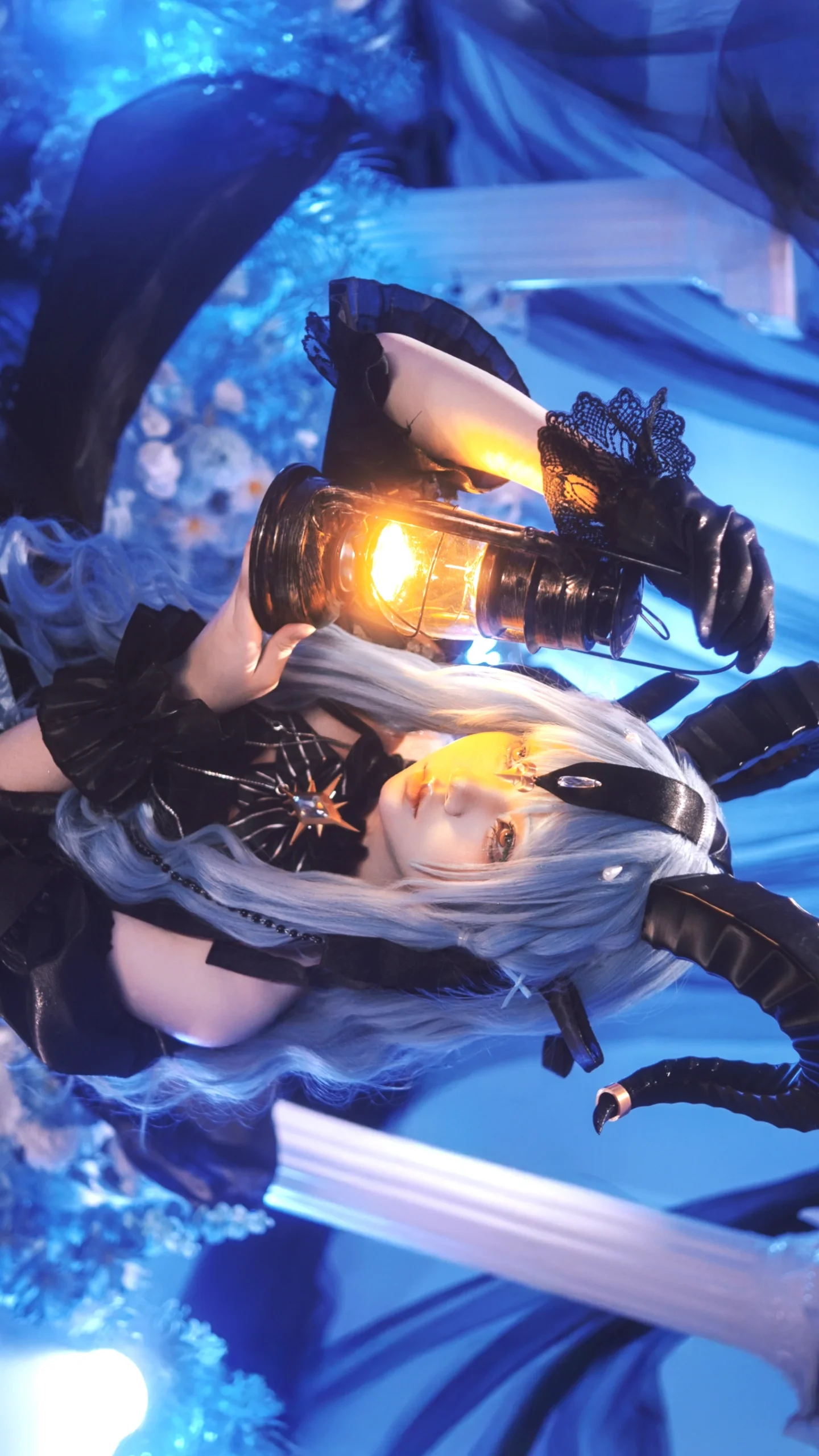 【豊川祥子 コスプレ】アークナイツコラボが魅せるステージ感溢れる表現 - 14 枚目