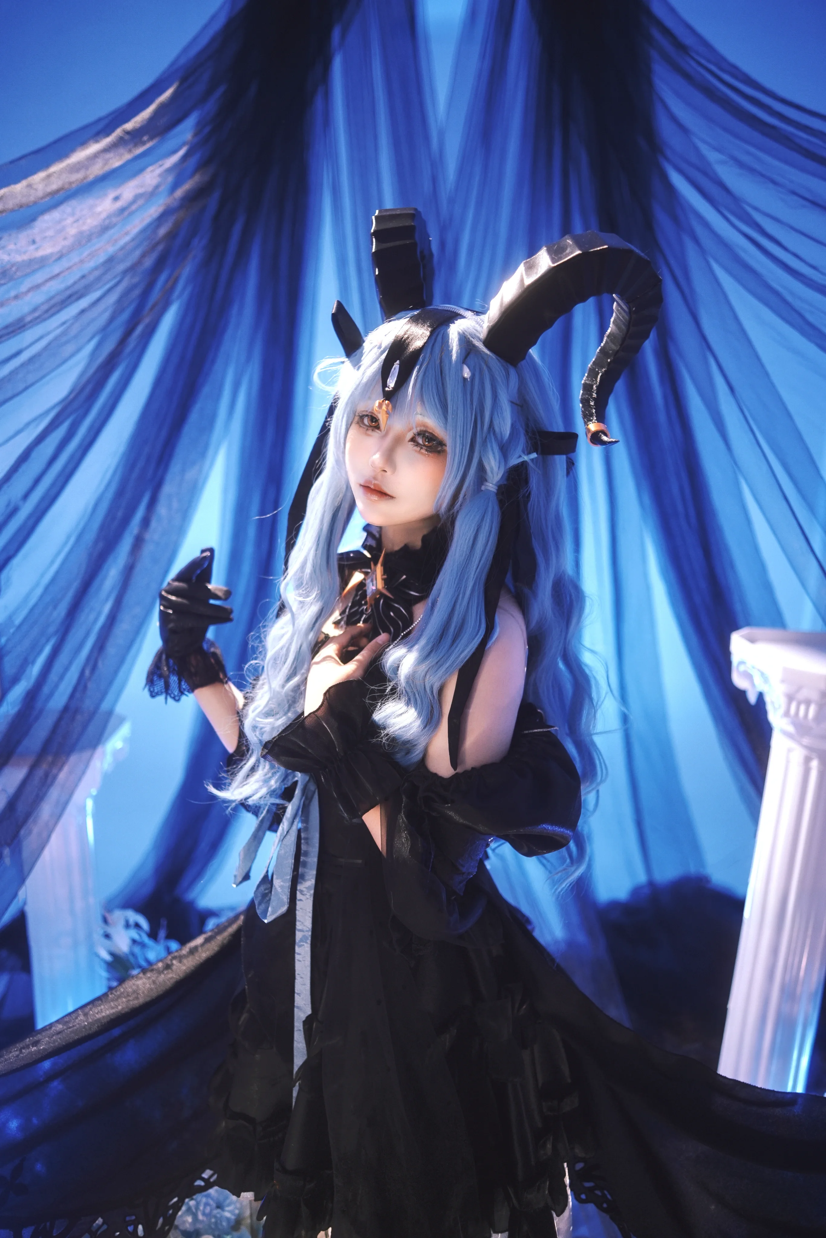 【豊川祥子 コスプレ】アークナイツの世界観が織りなす静寂と清冷 - 4 枚目