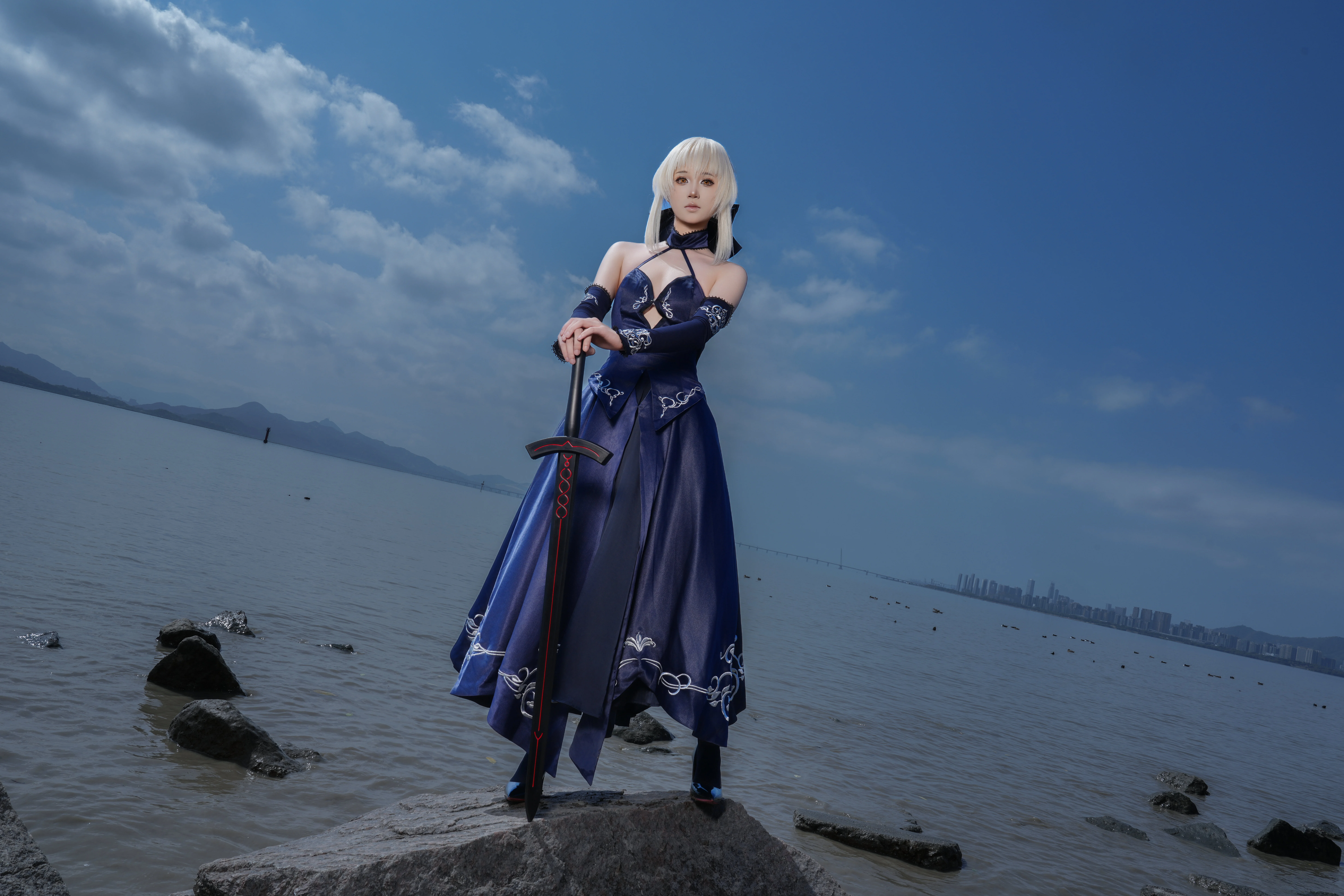 【阿尔托莉雅黑呆cos】Fate中的叛逆骑士，海边的剑影 - 第 12 张