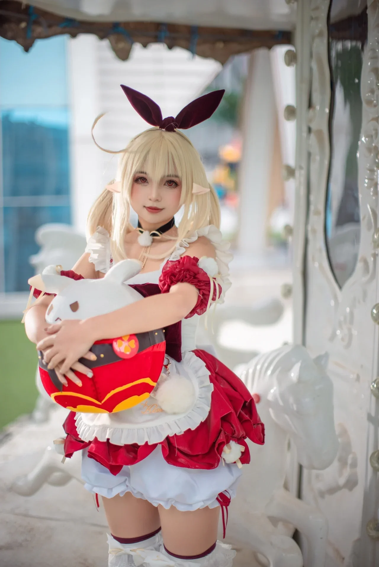 【可莉cos】原神可莉同人女仆装，旋转木马上的午后 - 第 3 张