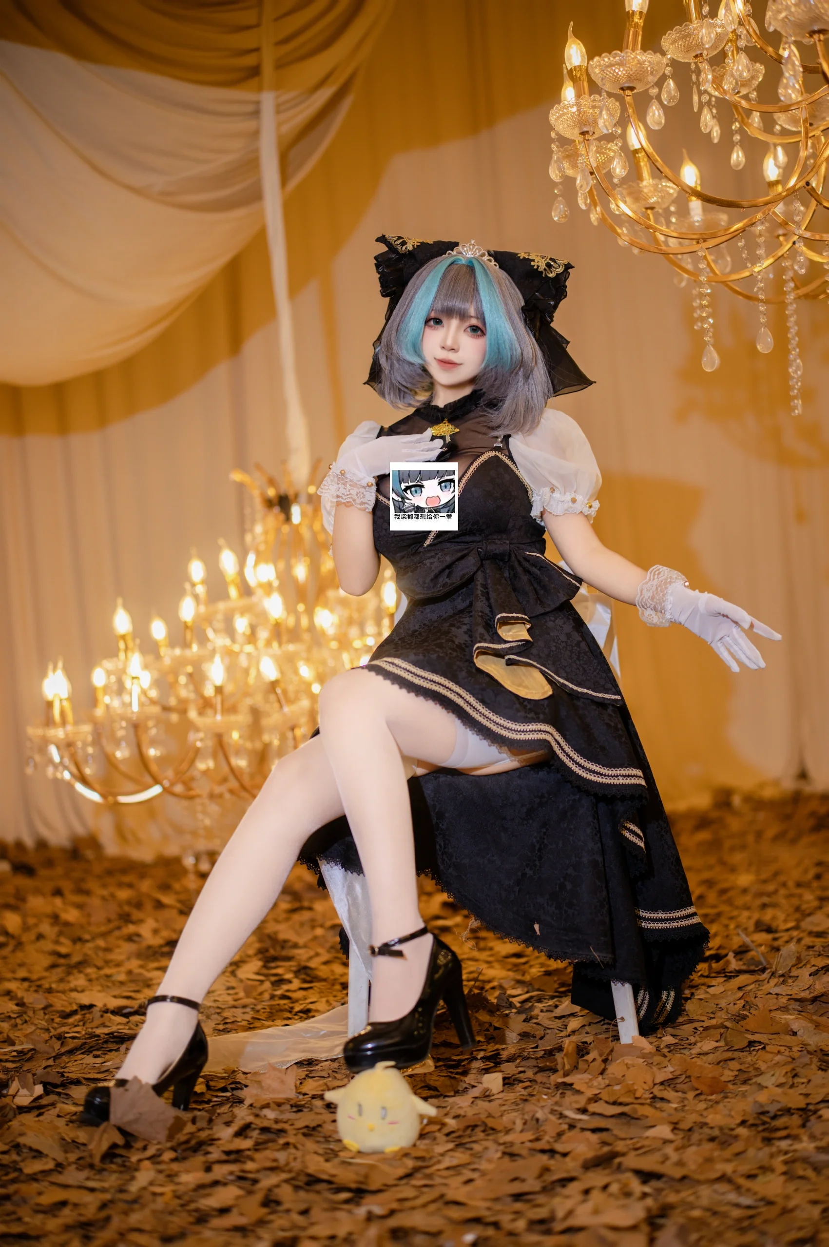 【柴郡cos】碧蓝航线音乐会礼服，暖调枝形吊灯下的优雅定格 - 第 2 张