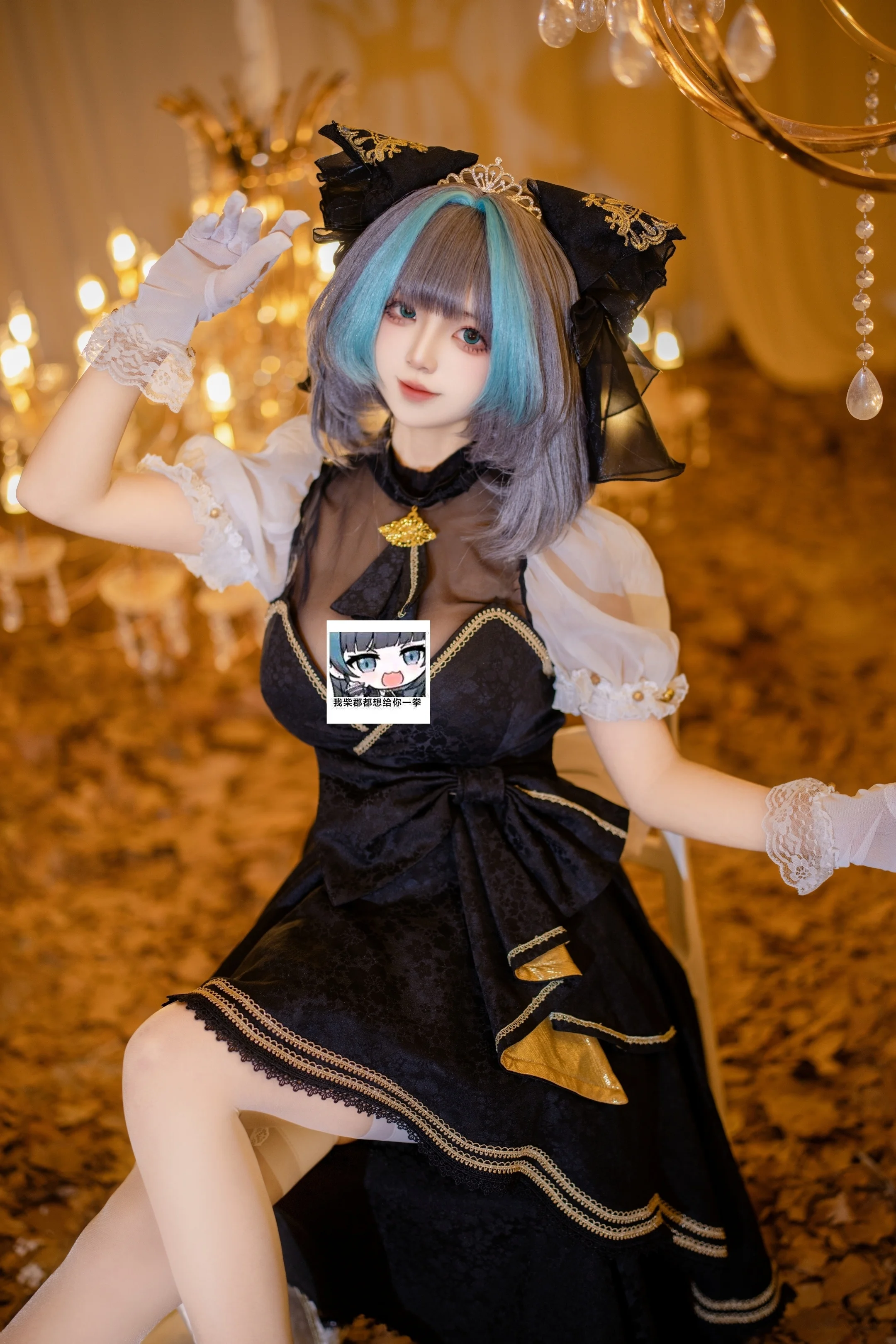 【柴郡cos】碧蓝航线音乐会礼服，暖调枝形吊灯下的优雅定格 - 第 3 张