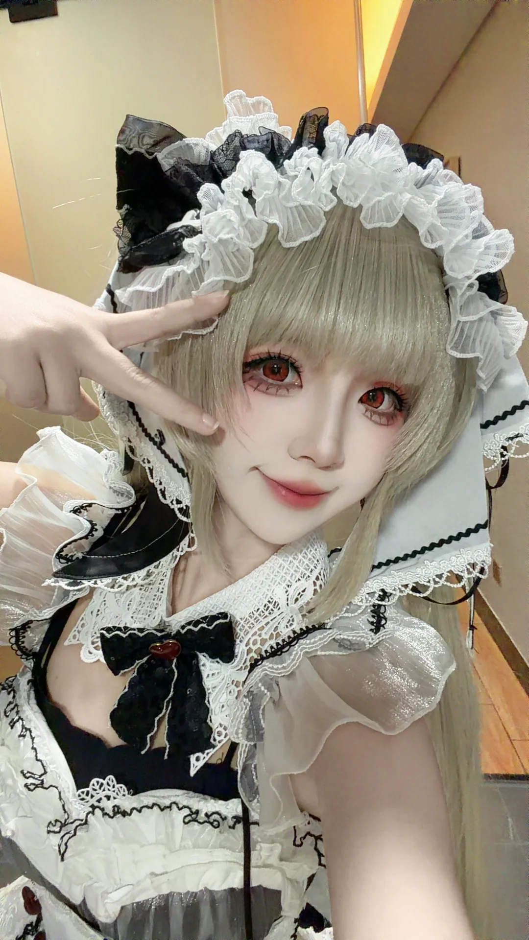【可畏cos】碧蓝航线的皇家女仆，今日份的甜美营业