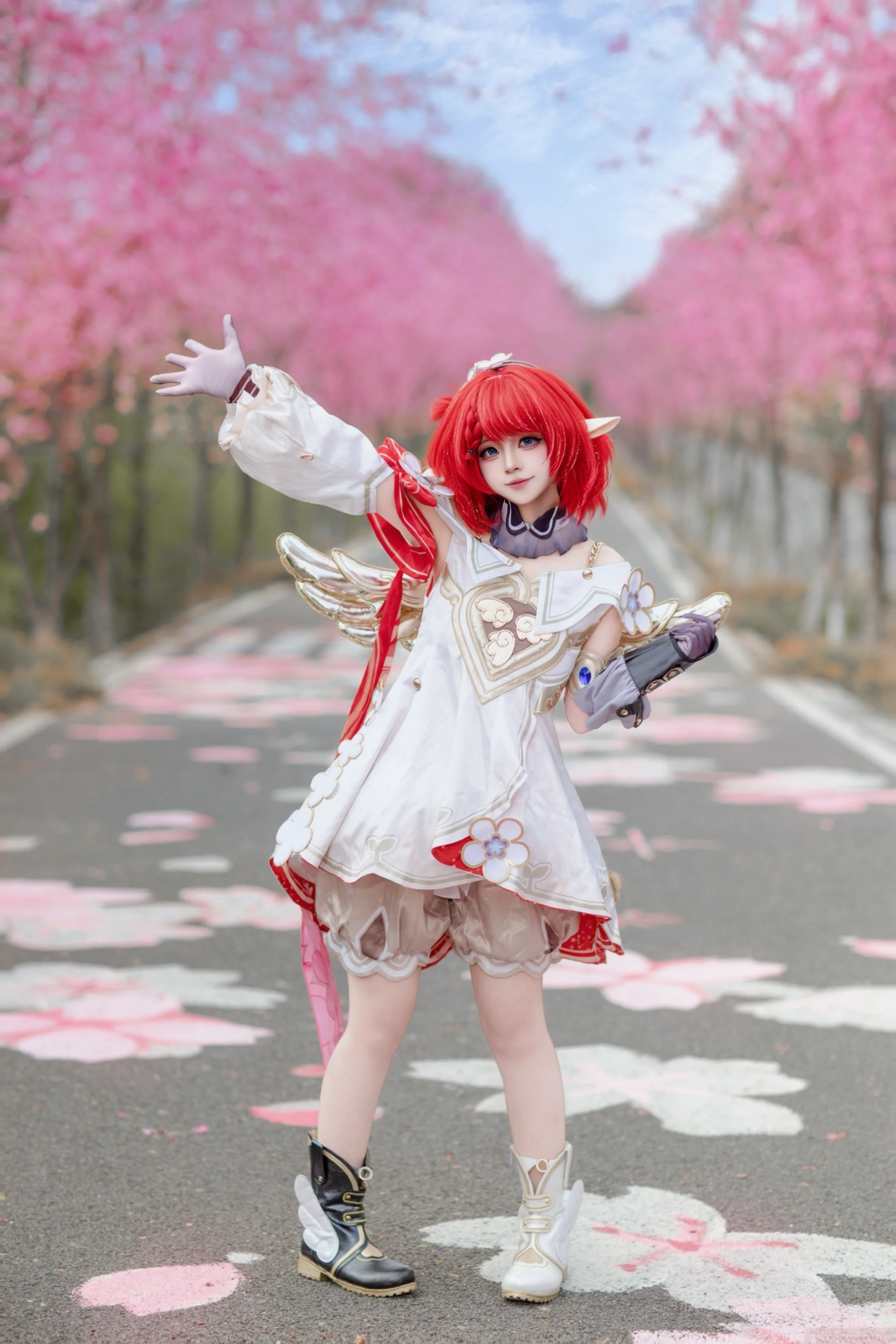 [Tighnari cosplay] Fenglongwan Cherry Blossom Little Train, a Real-Life Version Platform of Honkai: Star Rail - Image 3
